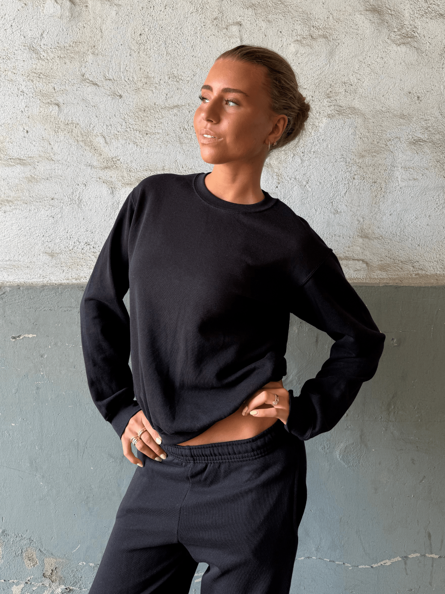 FRUCHT-SWEATSHIRT - SCHWARZ