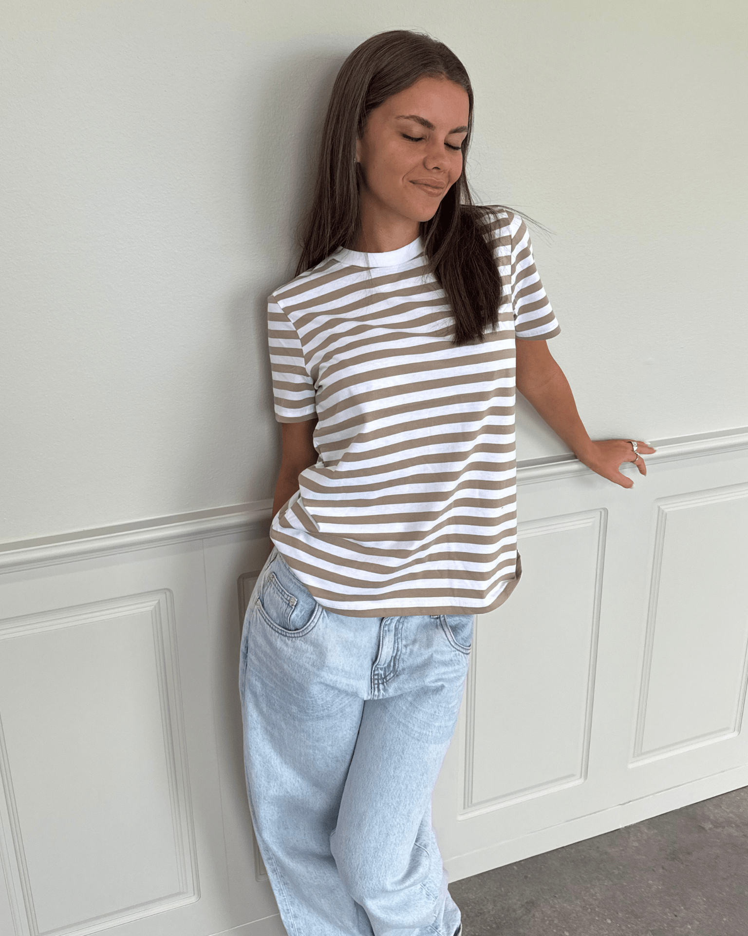 RIA STRIPE TEE - SILVER MINK