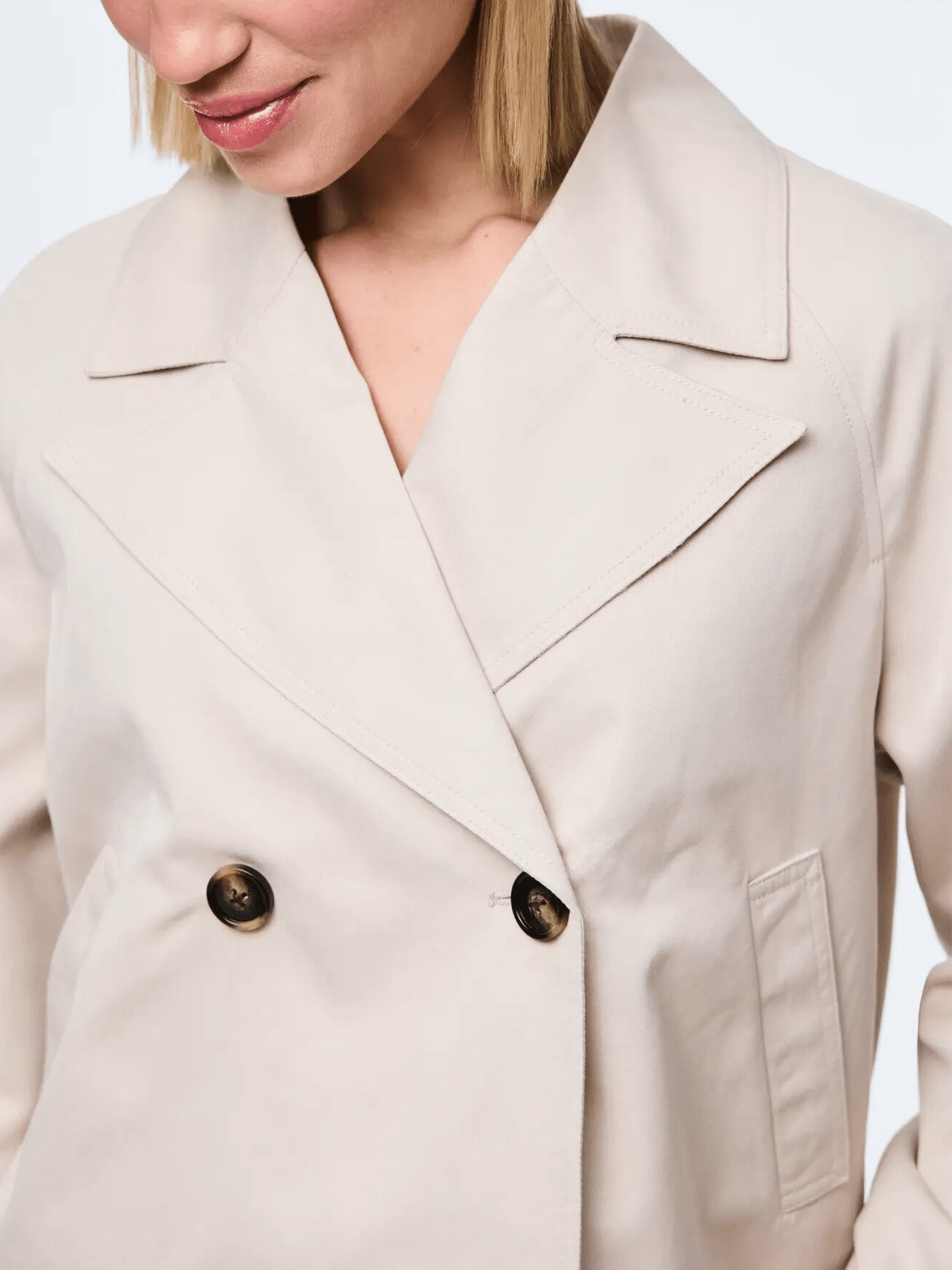 SCARLETT SHORT TRENCHCOAT - SILVER GRAY