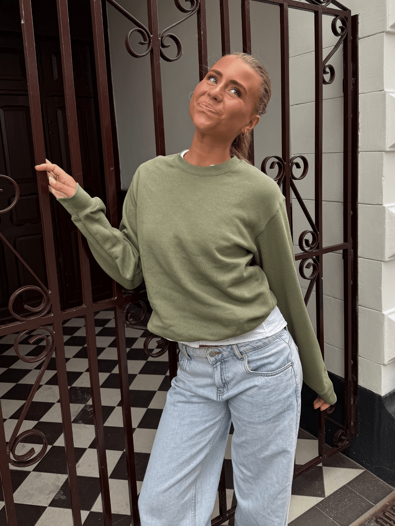 FRUIT SWEATSHIRT - OLIVE