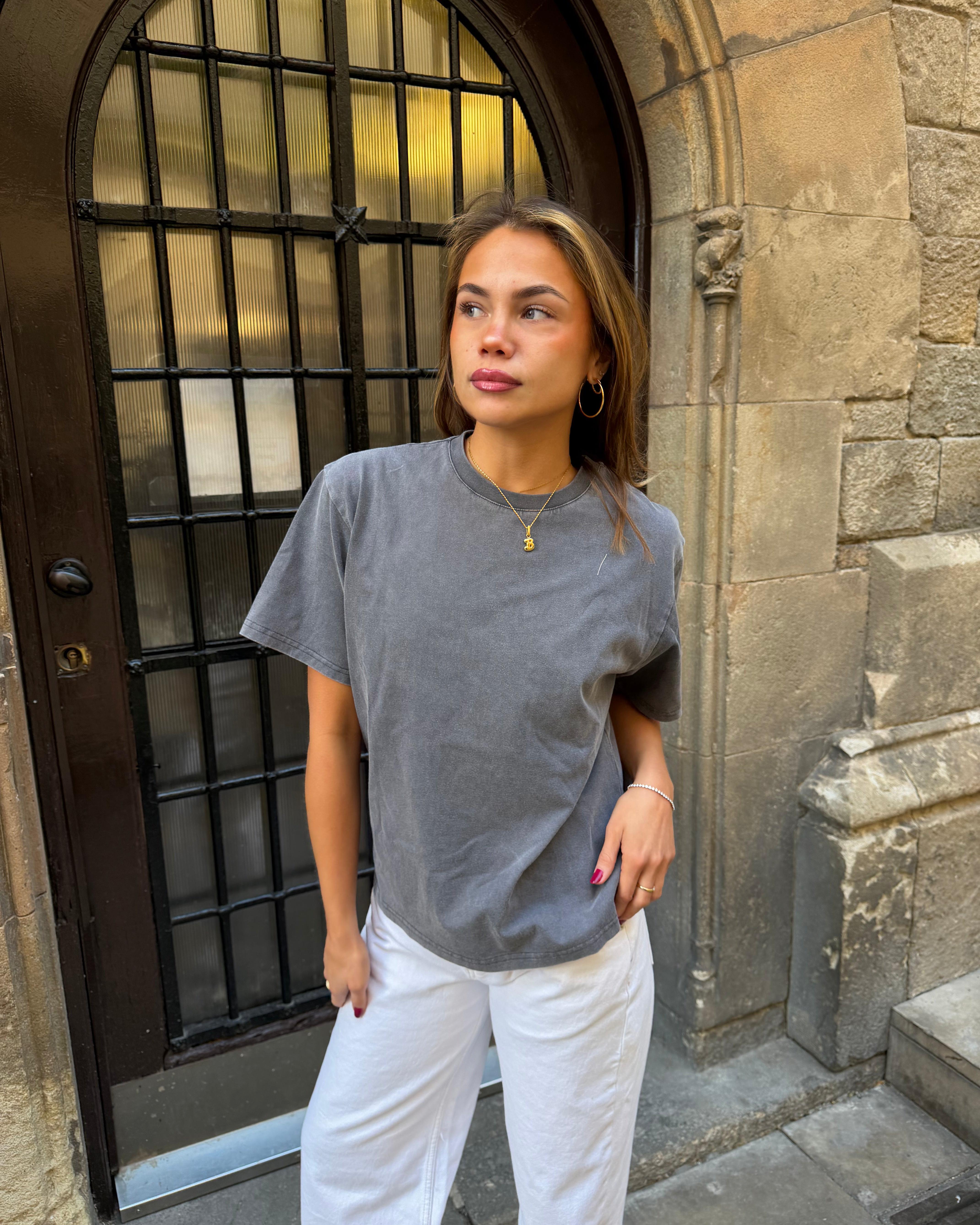 LYKKE WASHED TEE - GREY - fra Dinvintageshop