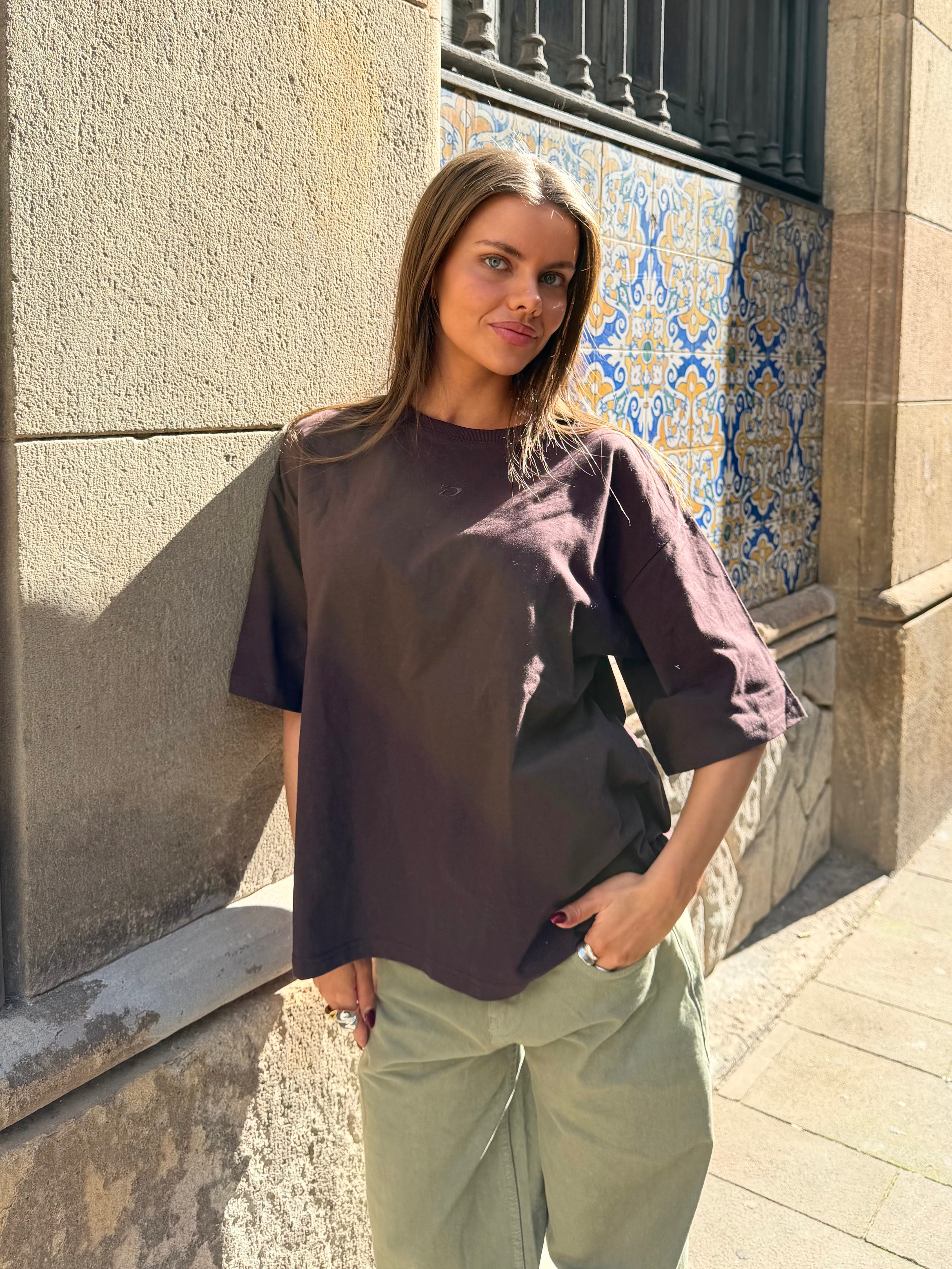 ACE BOXFIT TEE - DARK BROWN