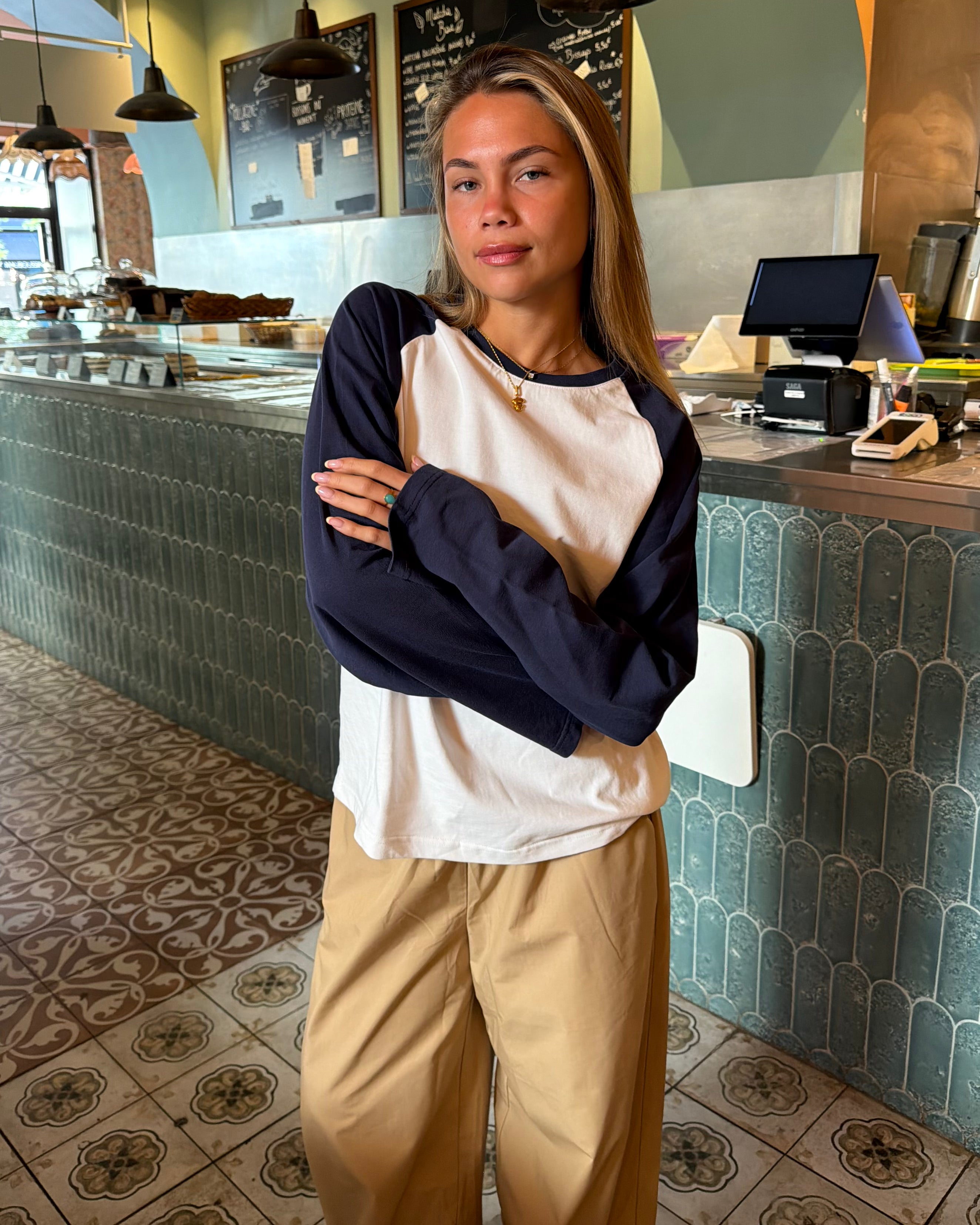KLARA TEE - WHITE/NAVY
