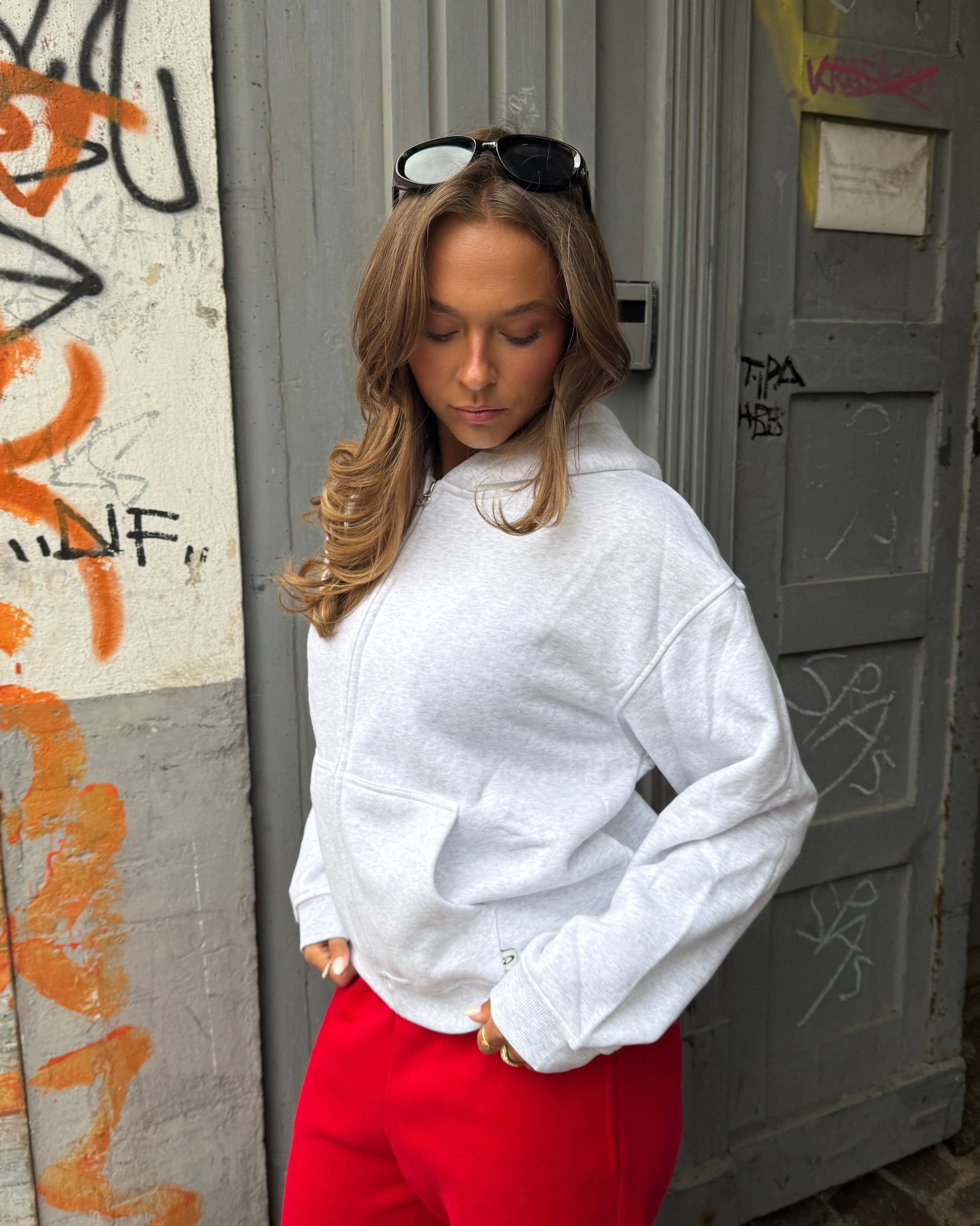 Lysegrå oversized zip hoodie i blød bomuld fra Din Vintage Shop.