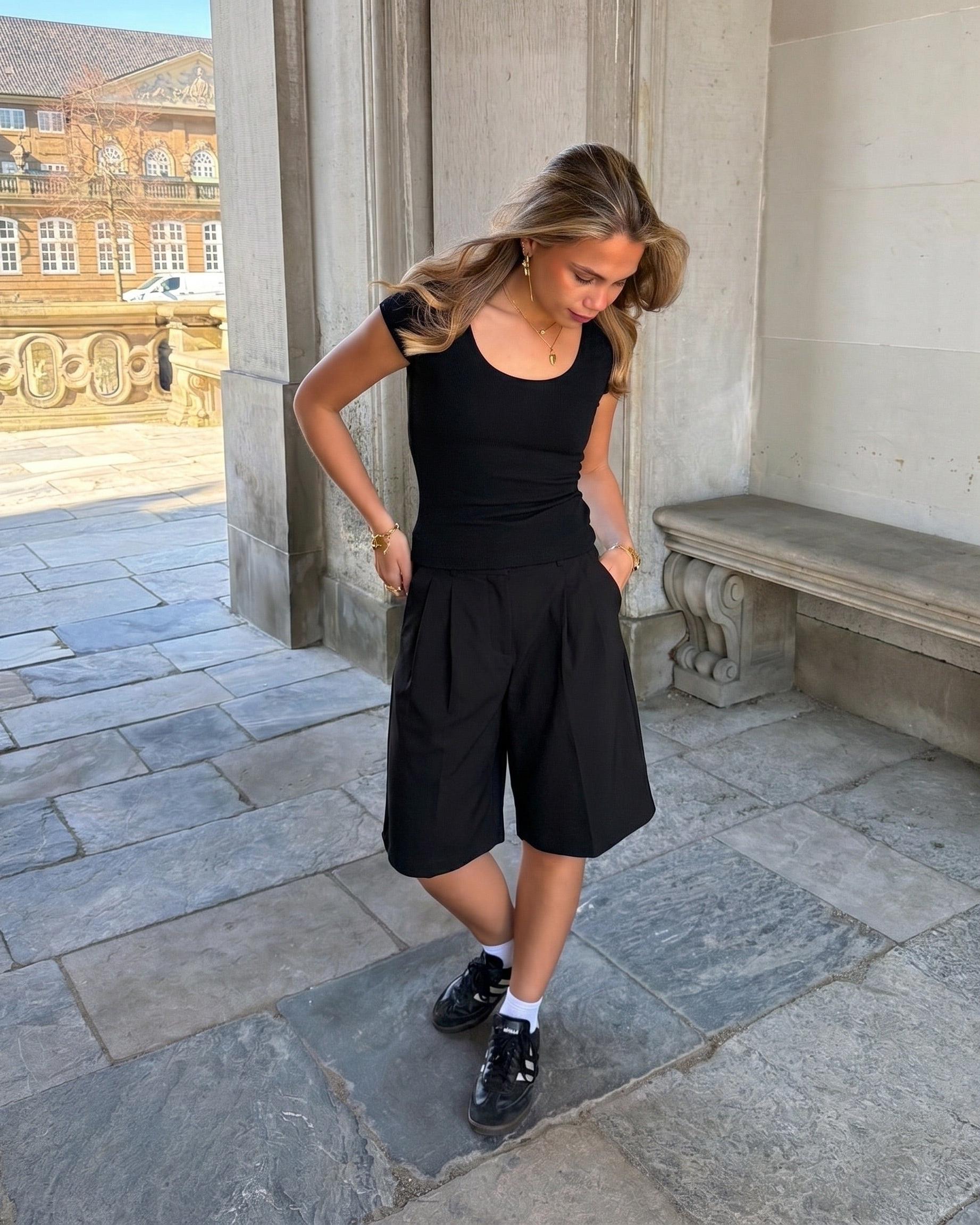AIA SUIT JORTS - BLACK