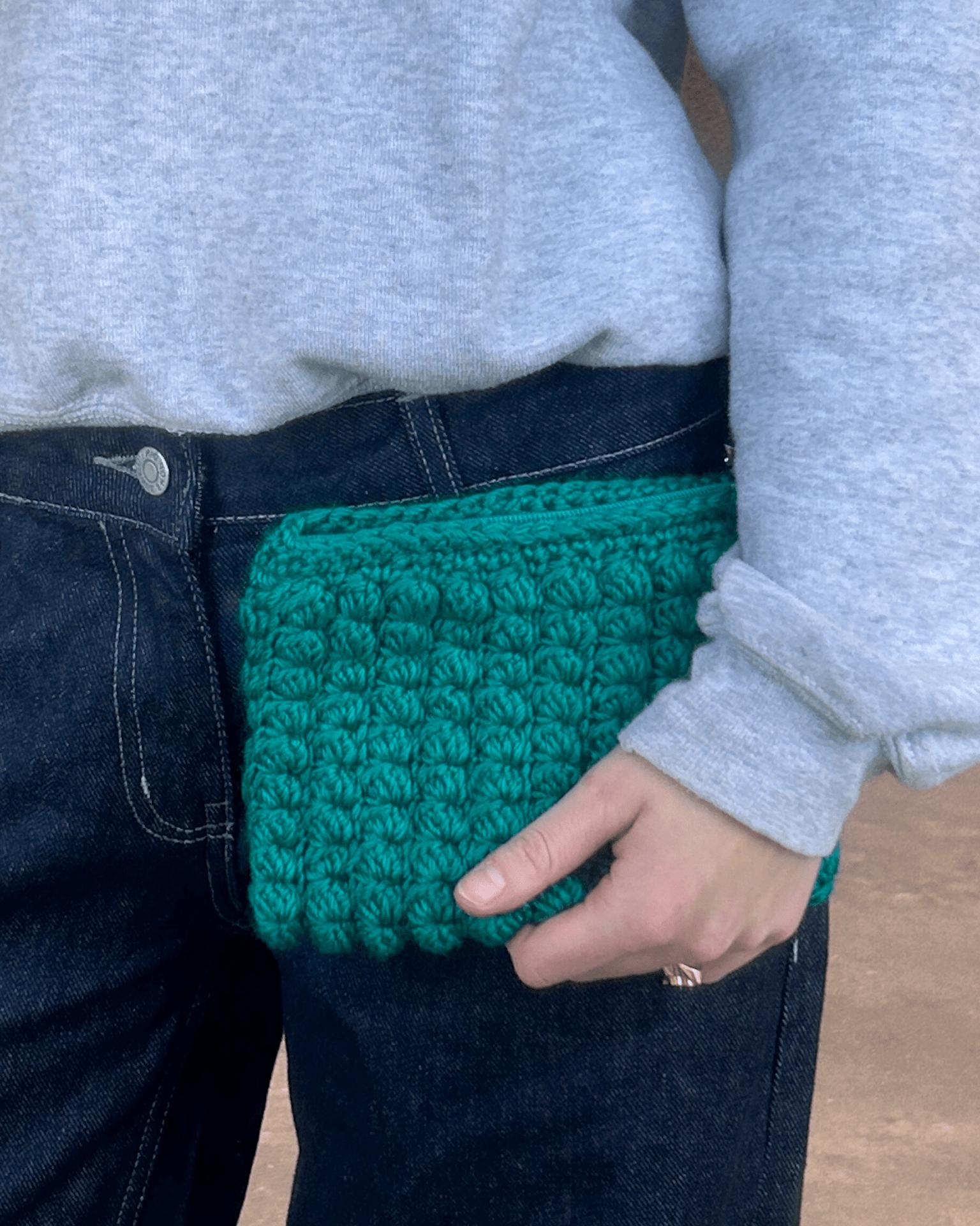 CROCHET CLUTCH - GREEN