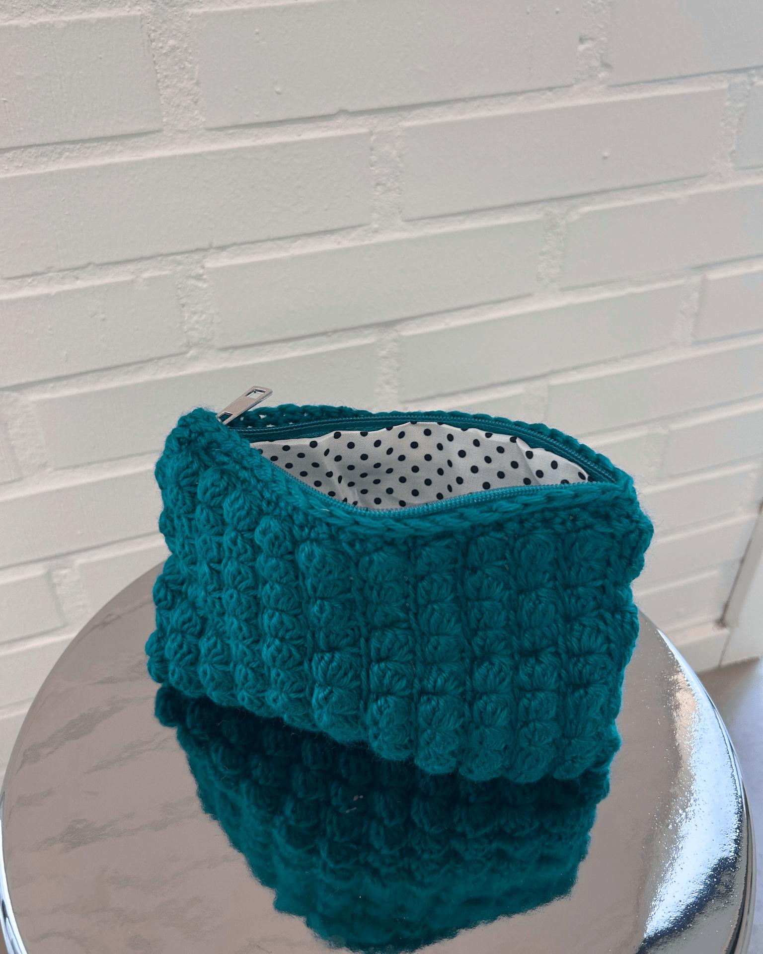 CROCHET CLUTCH - GREEN