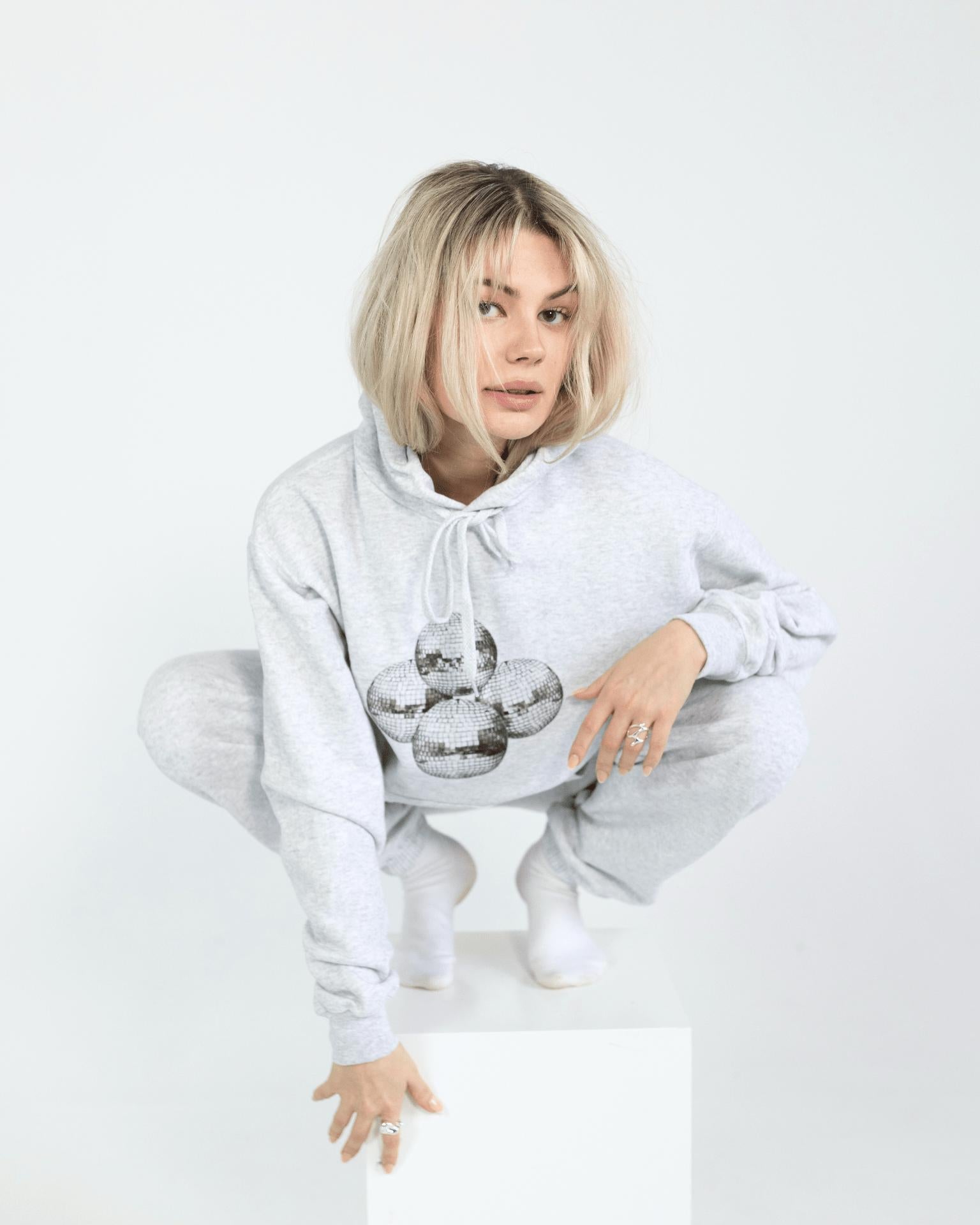 DISCO KUGLE (black) HOODIE - GREY