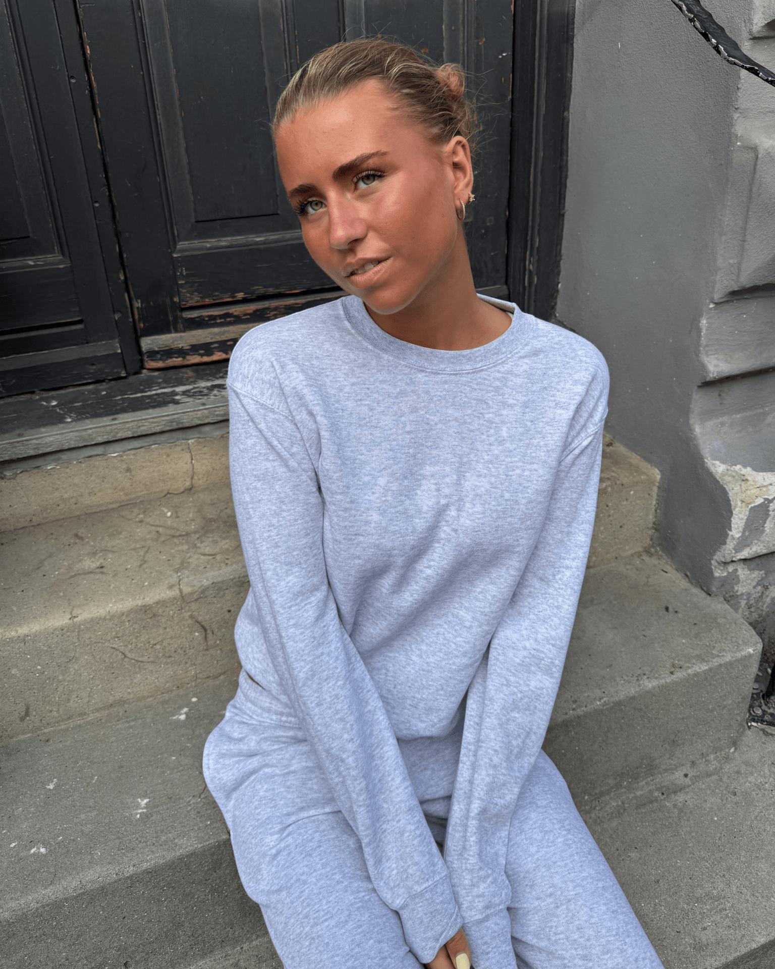 FRUIT SWEATSHIRT - GREY