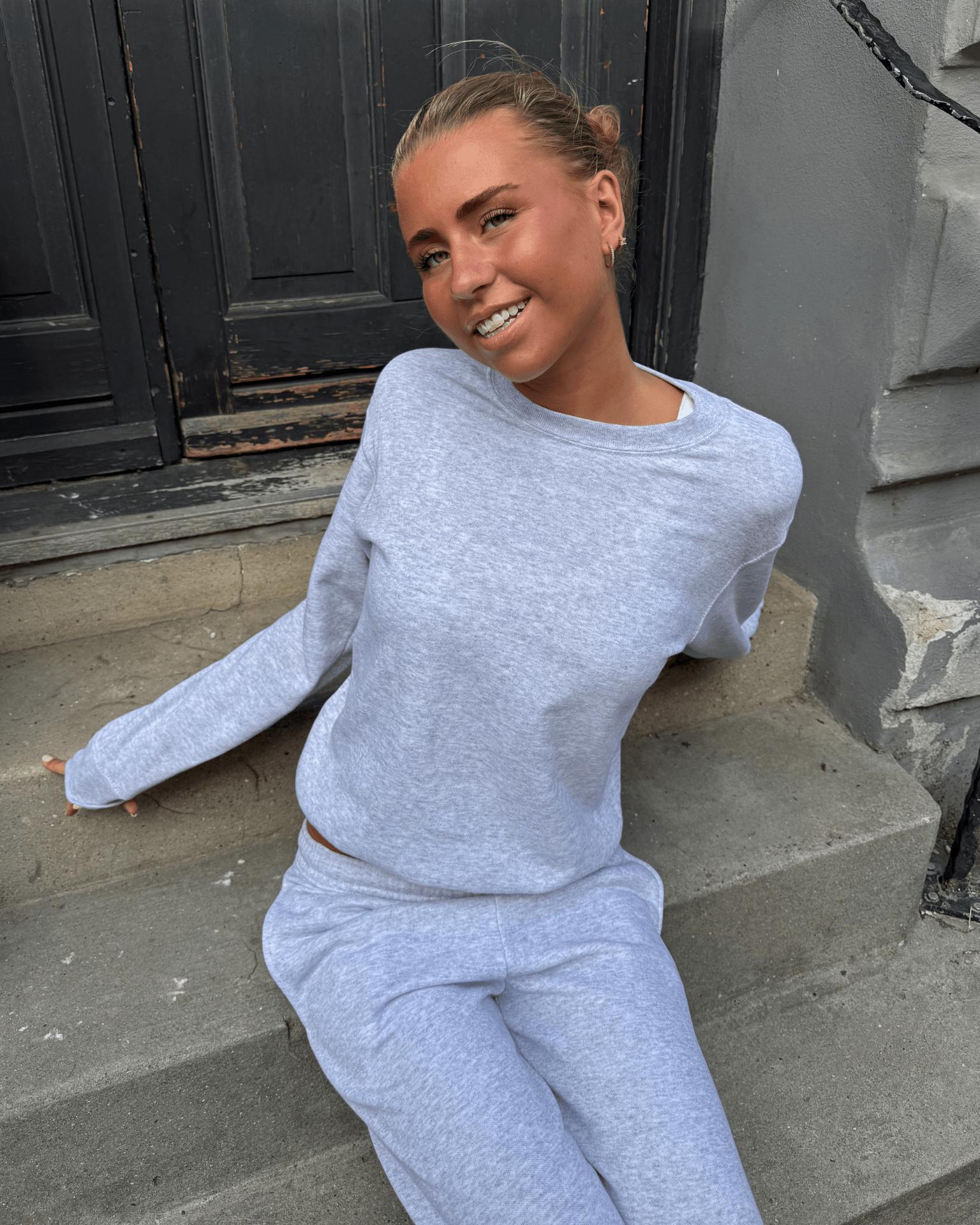 FRUIT SWEATSHIRT - GREY