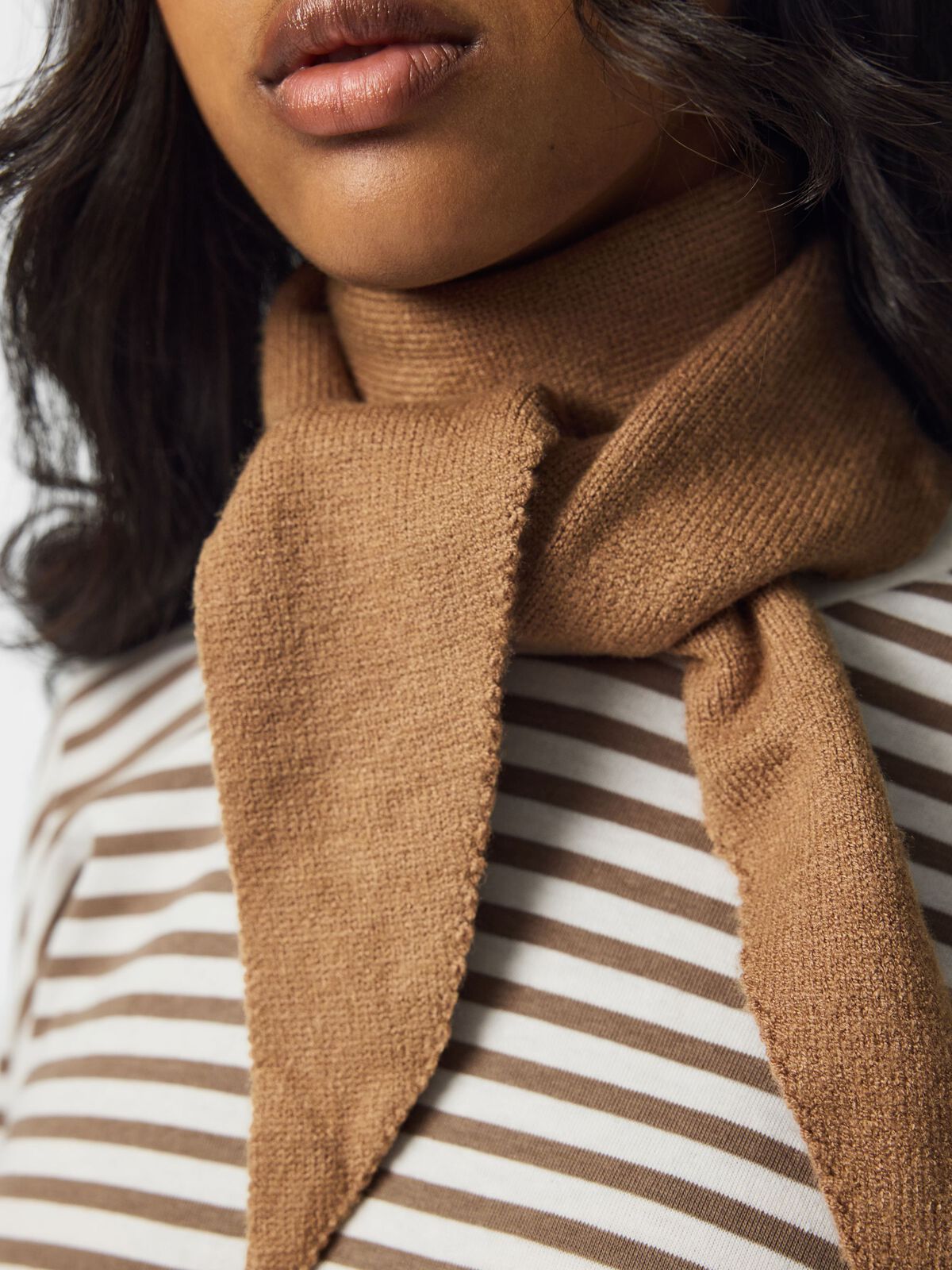 KOMMA TRIANGLE SCARF - TOASTED COCONUT - Dinvintageshop