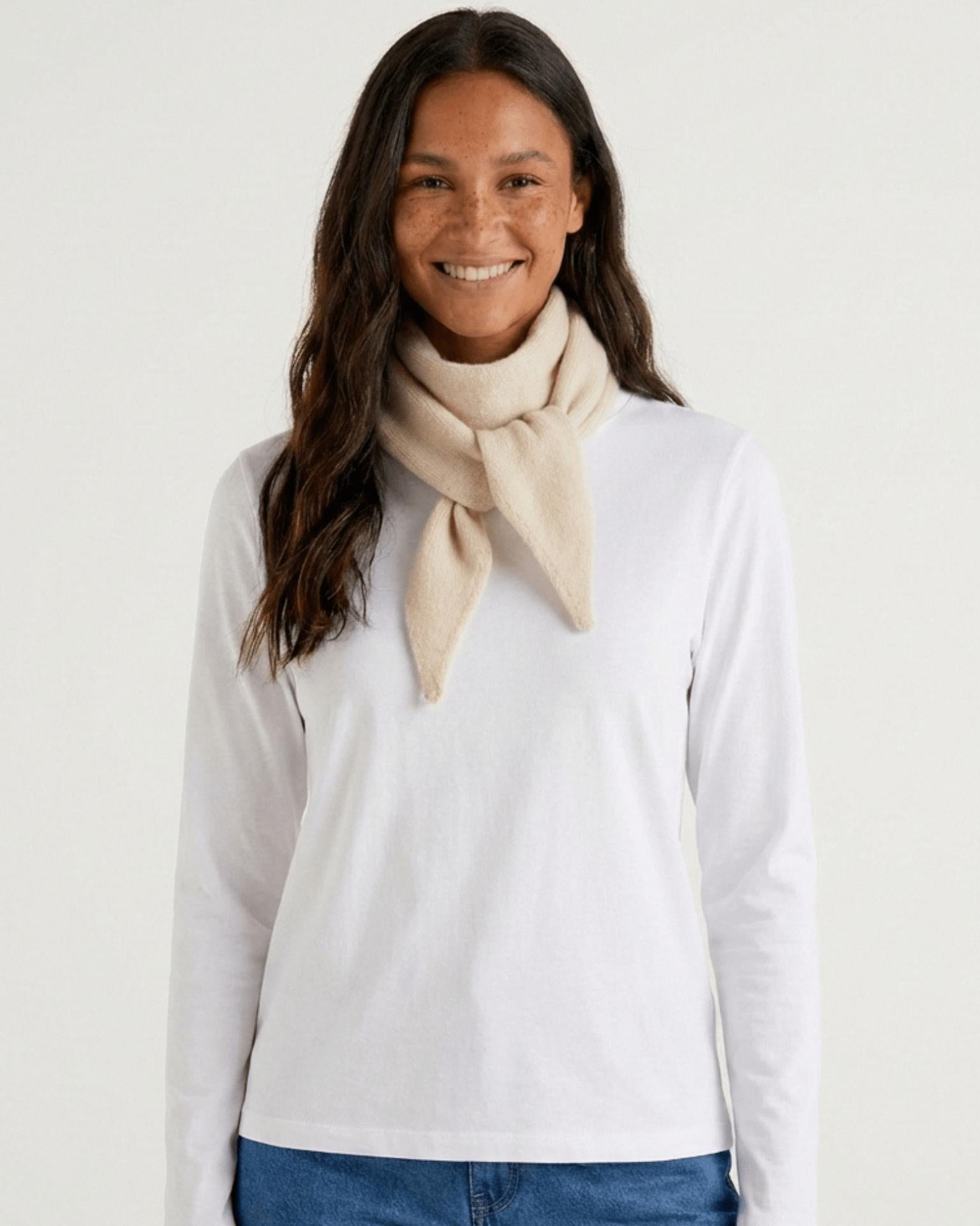 KOMMA TRIANGLE SCARF - WHITECAP GRAY
