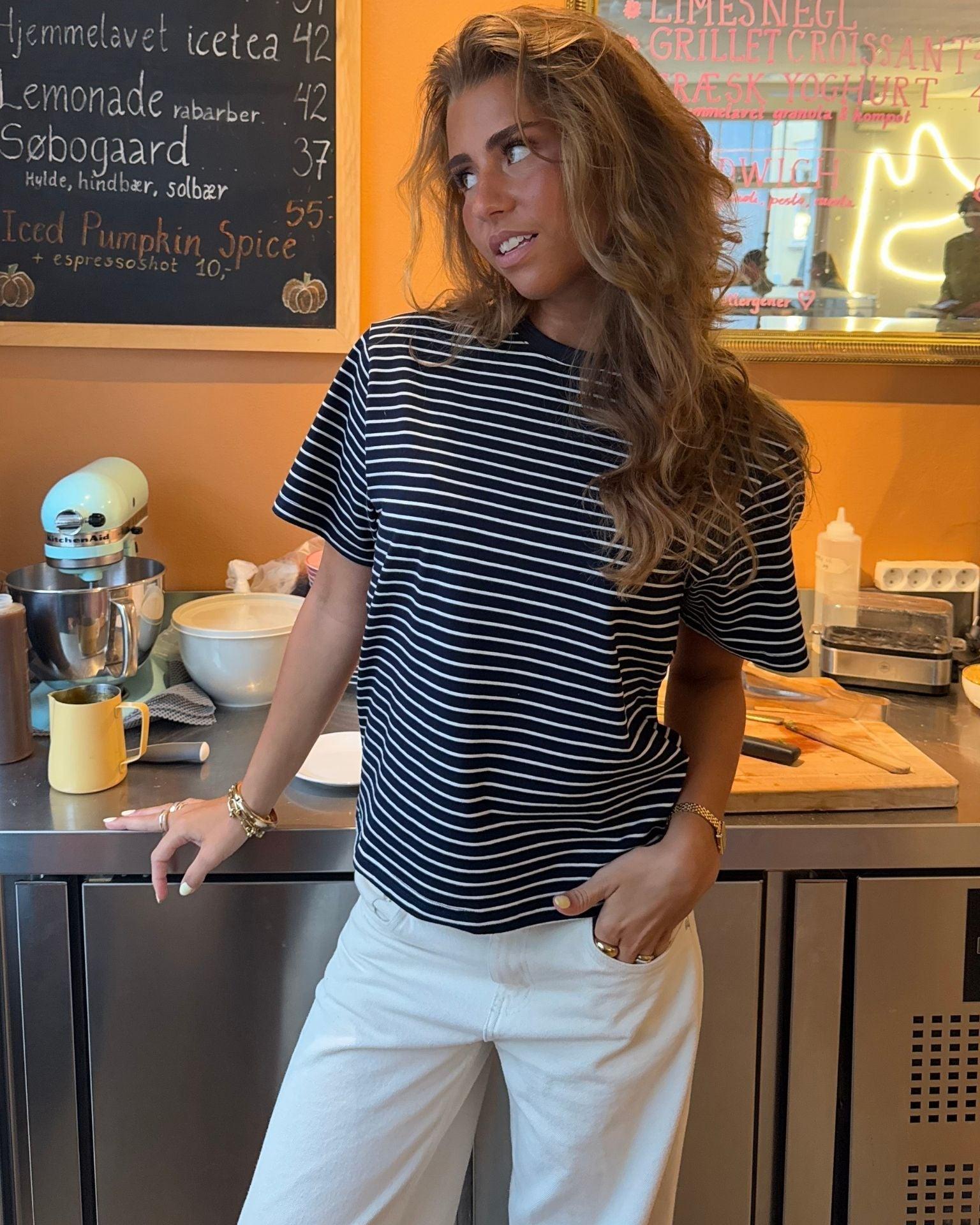 LYKKE STRIPE TEE - NAVY/WHITE - Dinvintageshop