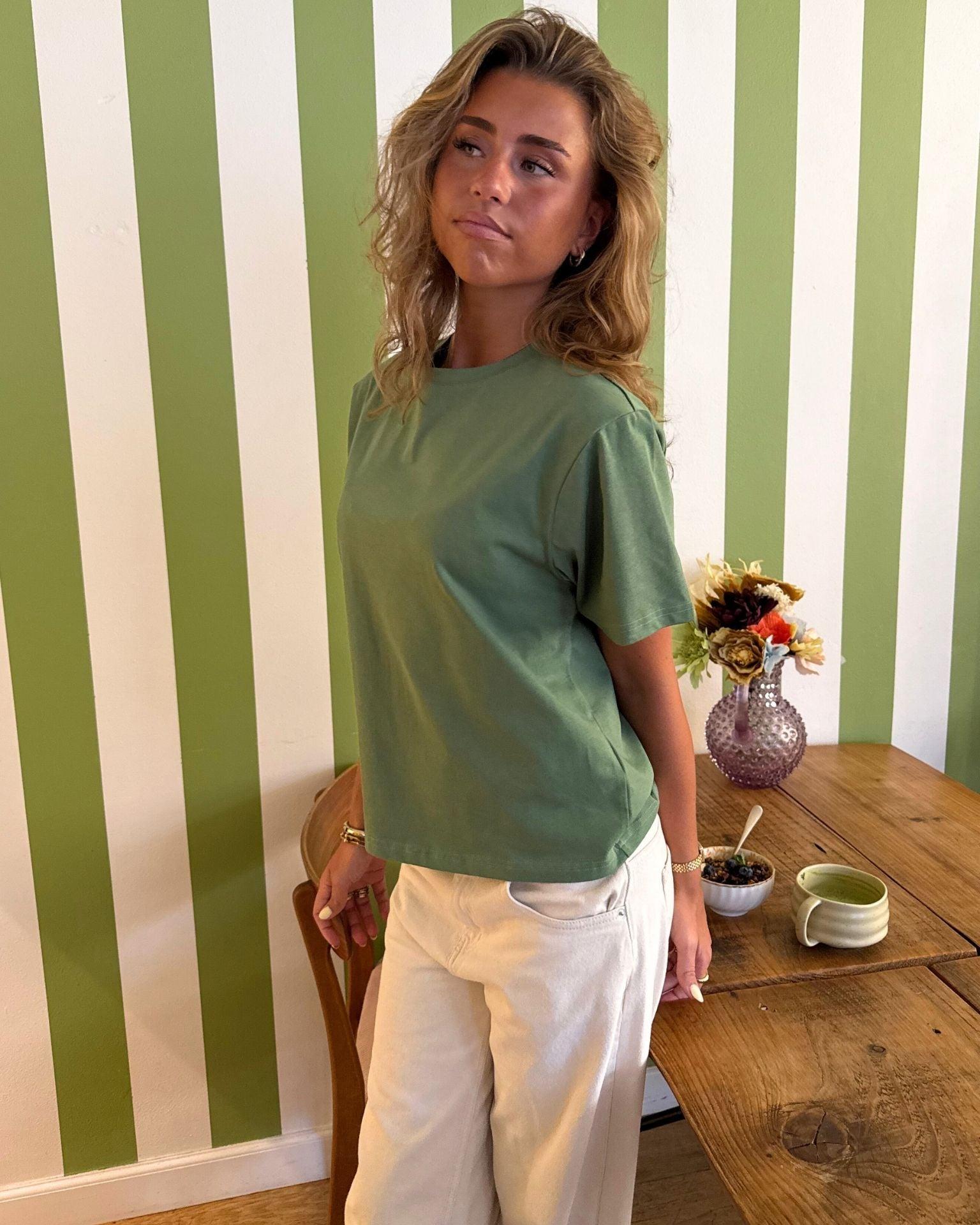 LYKKE TEE - GREEN - Dinvintageshop