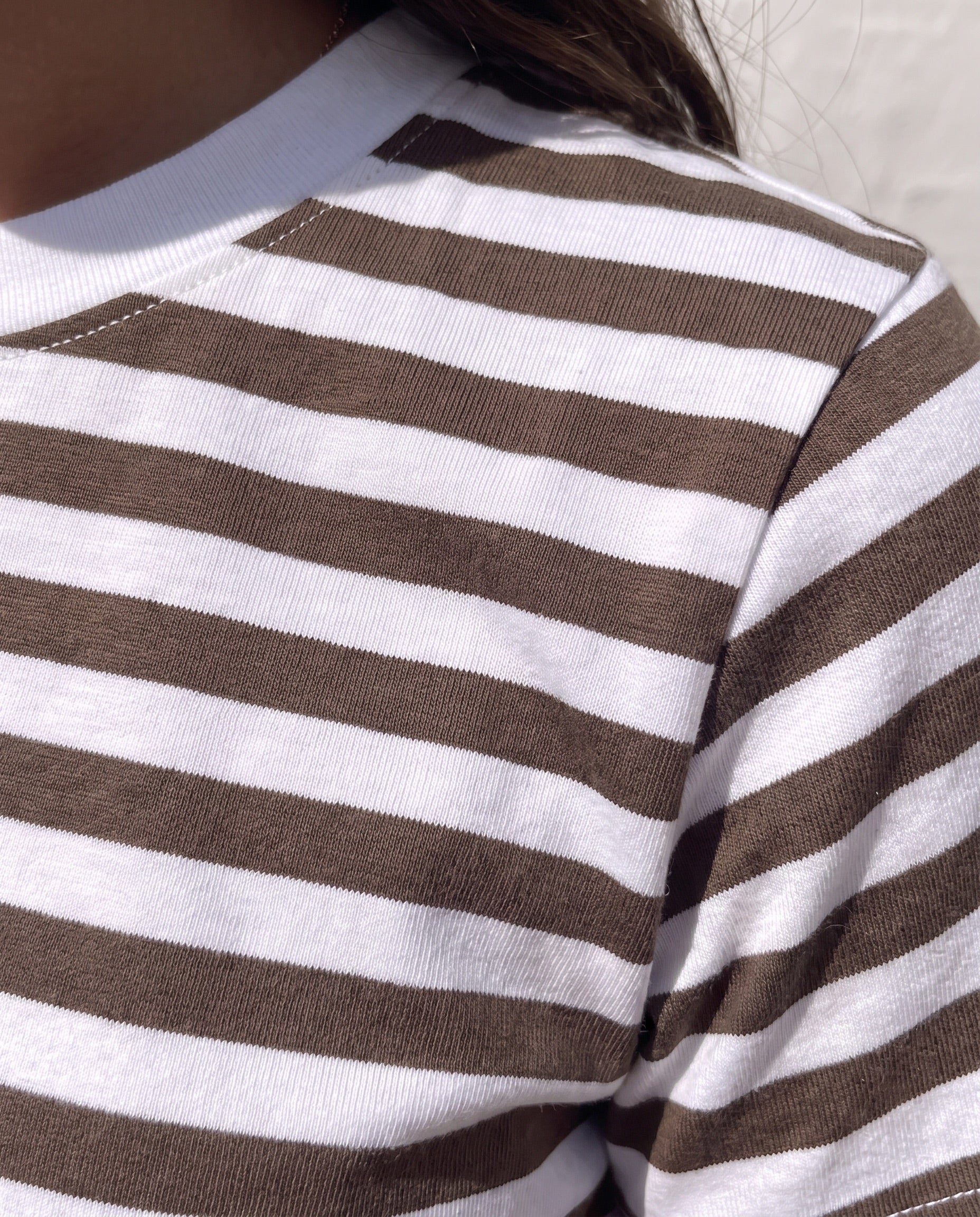 RIA STRIPE TEE - HOT FUDGE - Dinvintageshop