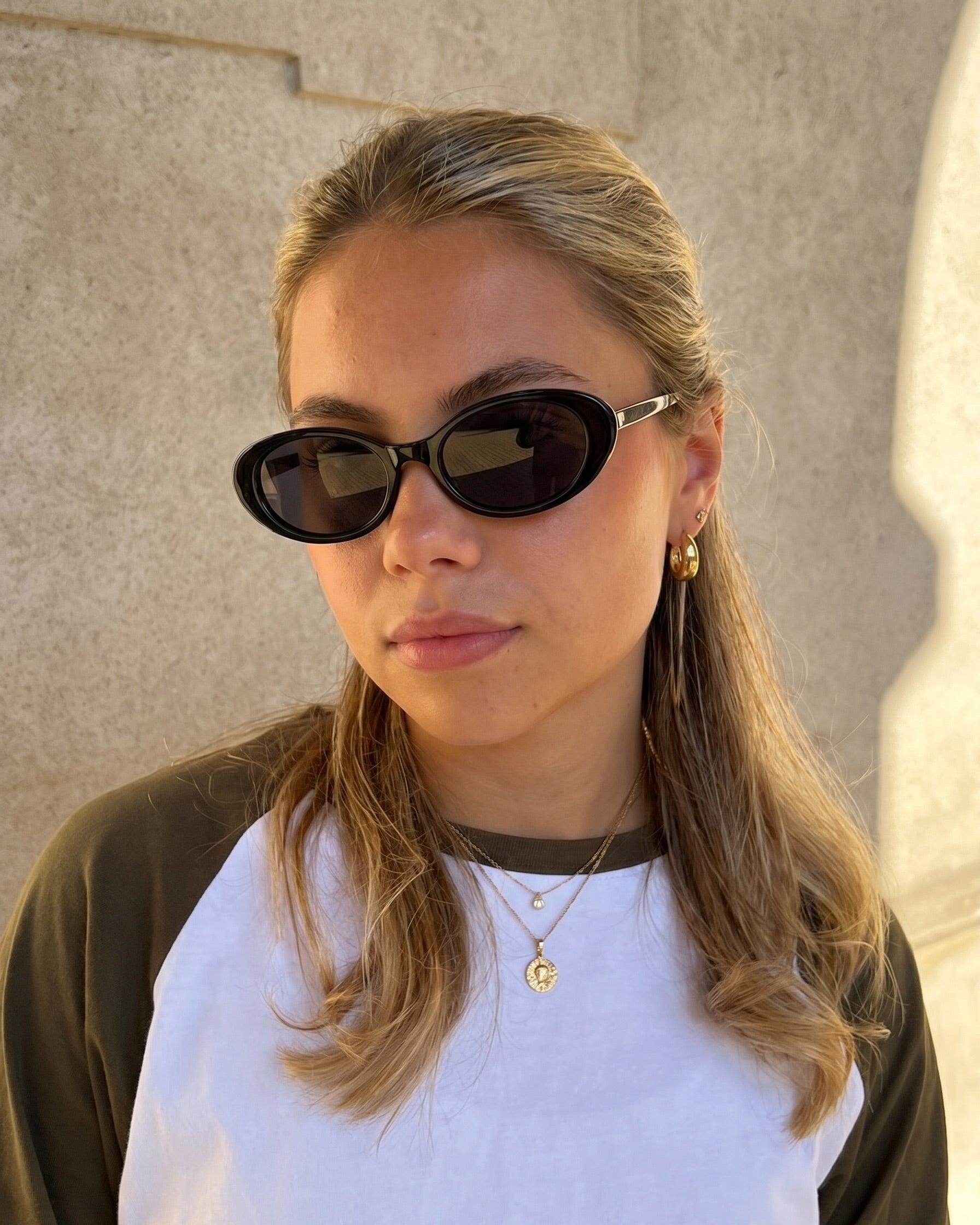 SANNA SOLBRILLER - BLACK