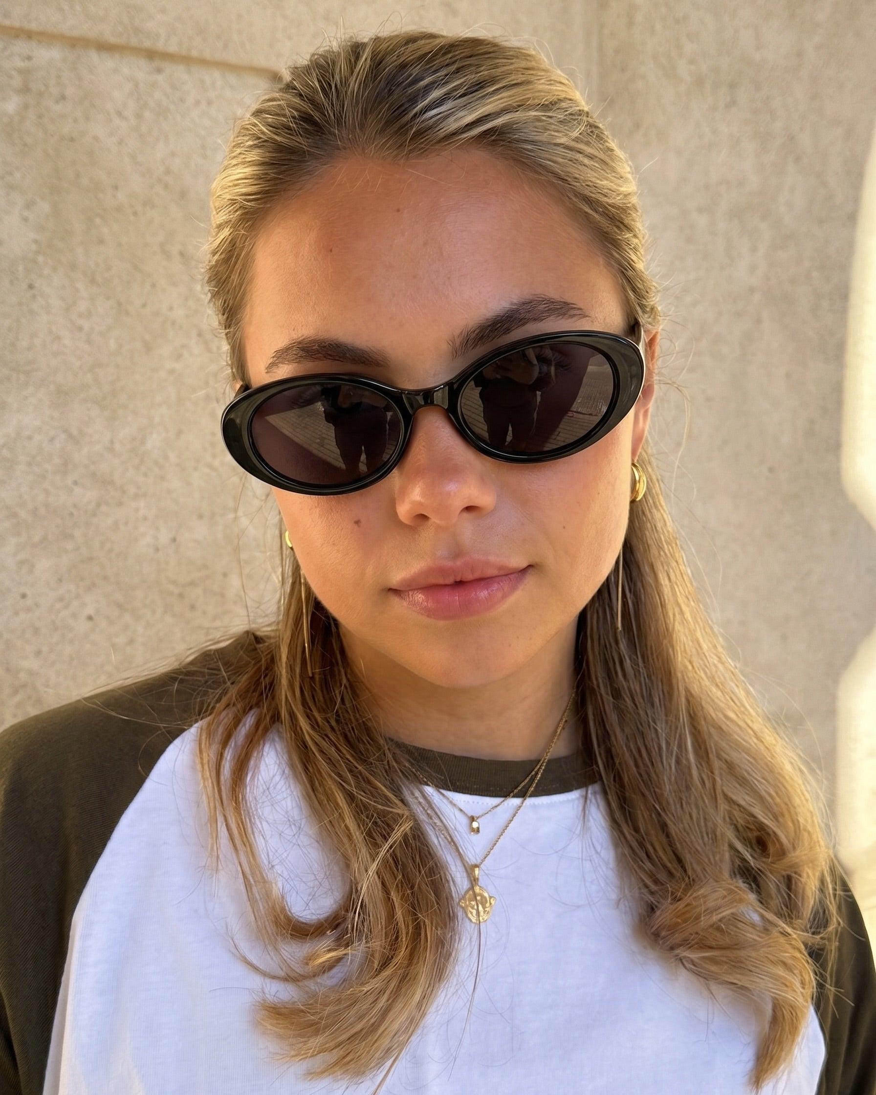 SANNA SOLBRILLER - BLACK