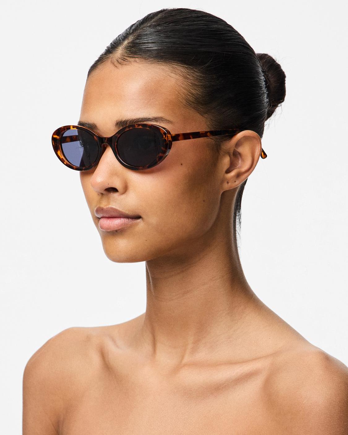 SANNA SOLBRILLER - BROWN/TURTLE
