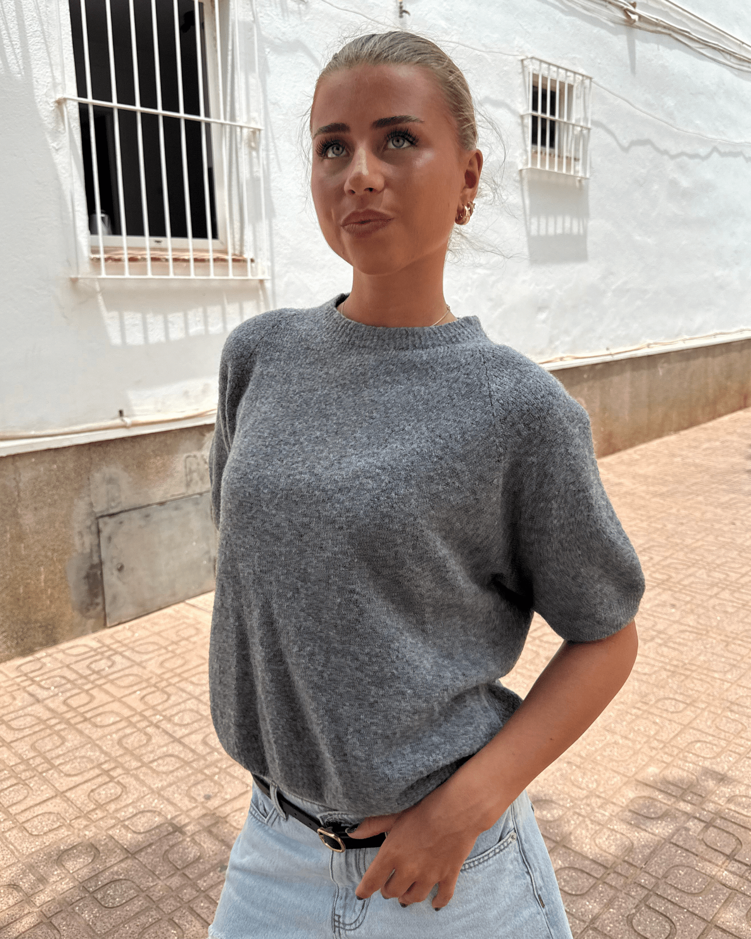 MIRA KORTÆRMET STRIK - DARK GREY