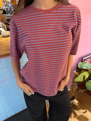 LYKKE STRIPE TEE - BERRY/BLUE