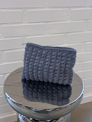 CROCHET CLUTCH - GREY