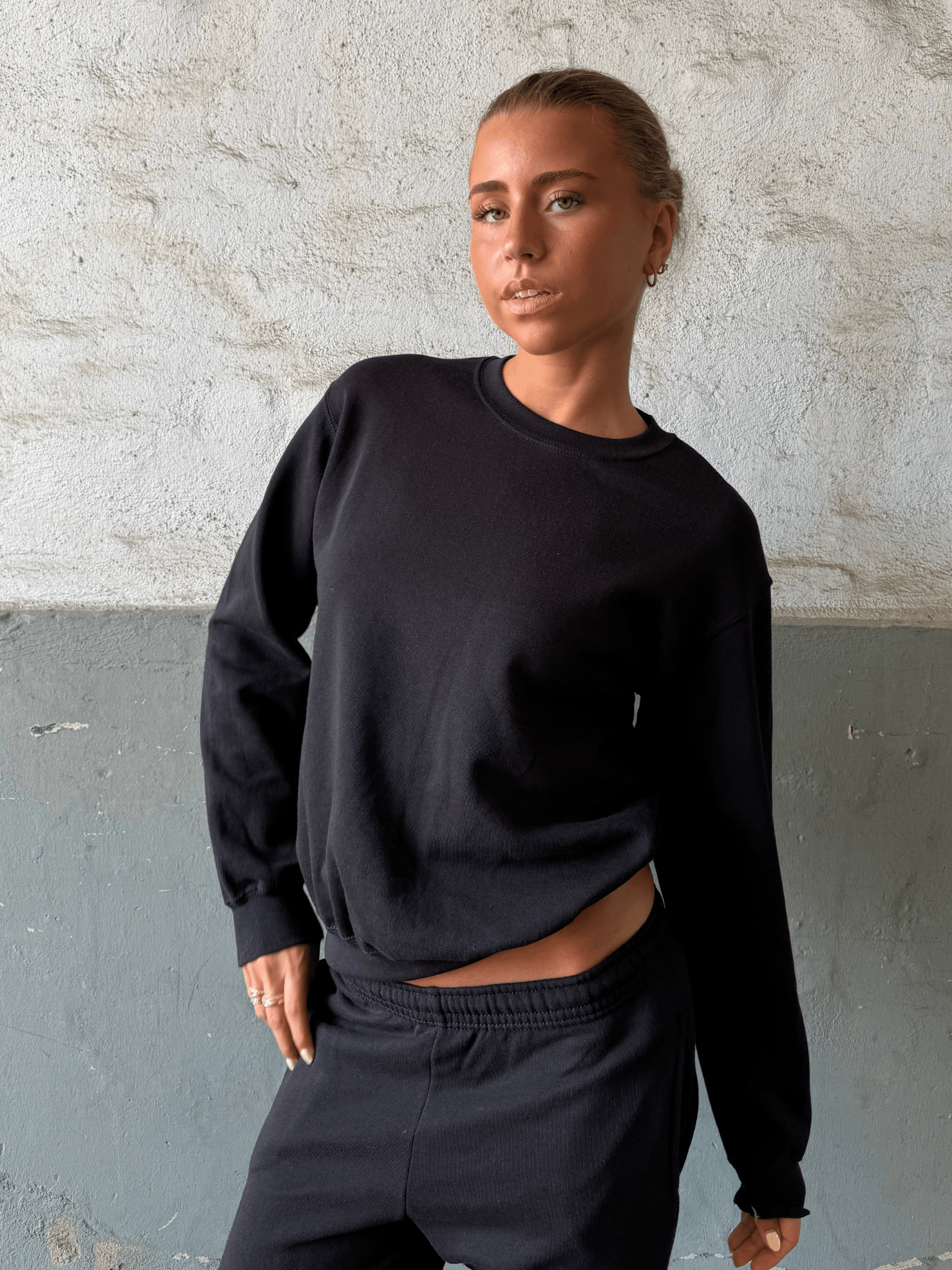 FRUCHT-SWEATSHIRT - SCHWARZ