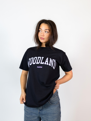 WOODLAND TEE - SORT