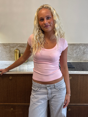THEA KORTÆRMET T-SHIRT - LT PINK