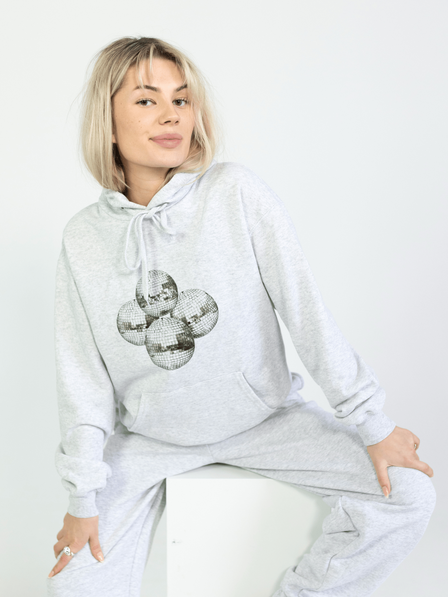 DISCO KUGLE (sort) HOODIE - GRÅ