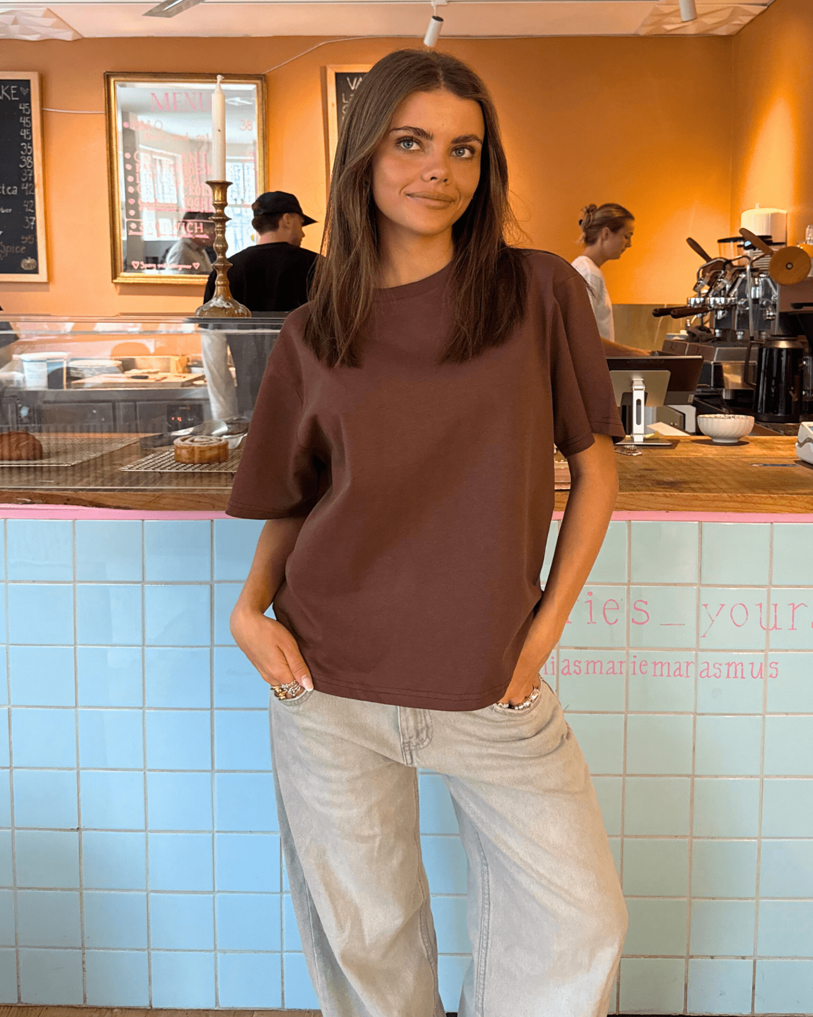 GLÜCKS-T-SHIRT - BRAUN