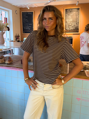 LYKKE STRIPE TEE - BROWN/WHITE