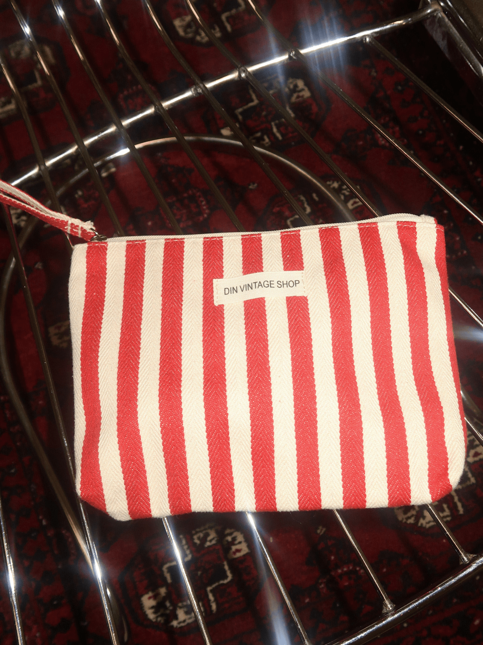 MAKEUP BAG - RED