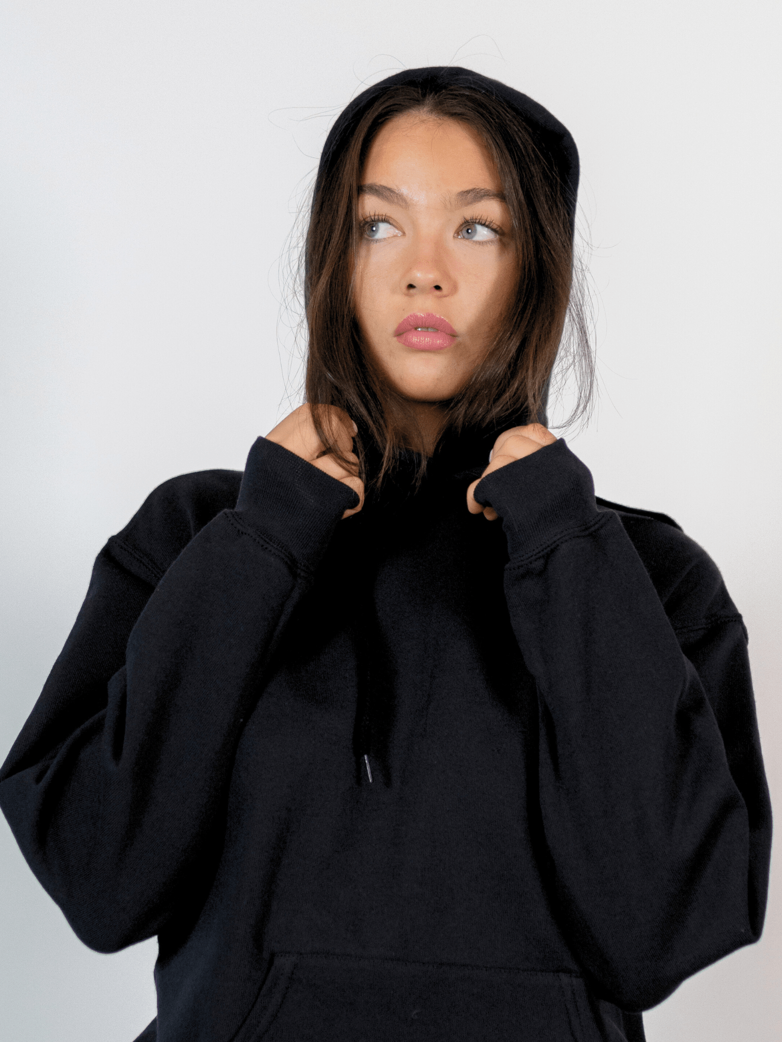 FRUCHT-HOODIE - SCHWARZ