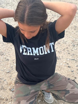 VERMONT STATE (hvid) TEE - SORT