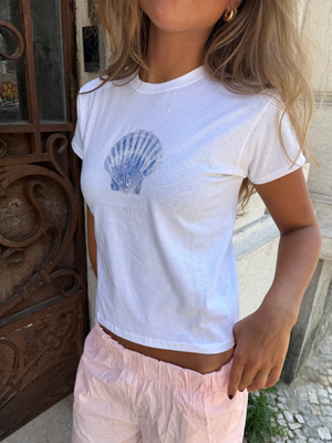 SHELLY (blå) BABY TEE - HVID