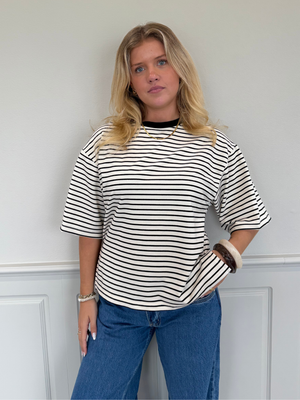 STRIPE TEE, KORTÆRMET - OFFWHITE/BLACK