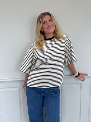STRIPE TEE, KORTÆRMET - OFFWHITE/BLACK