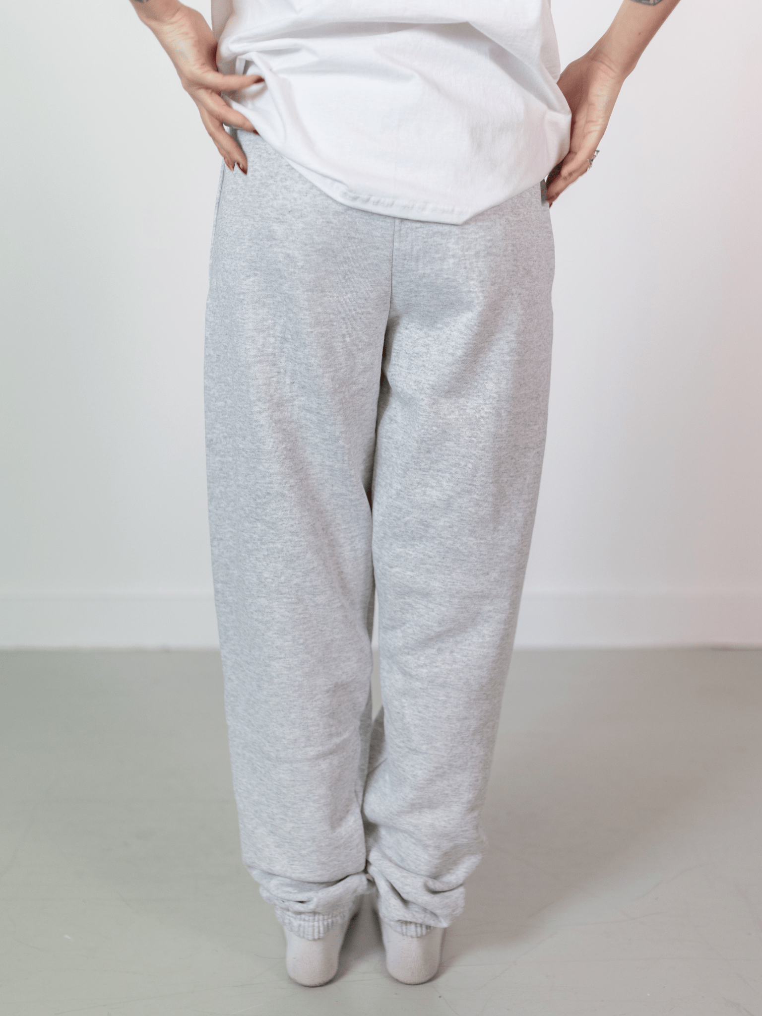 FRUIT SWEATPANTS M/ ELA - GREY