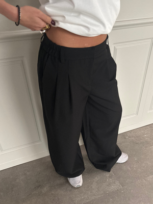 AIA BAGGY SUIT PANT - BLACK