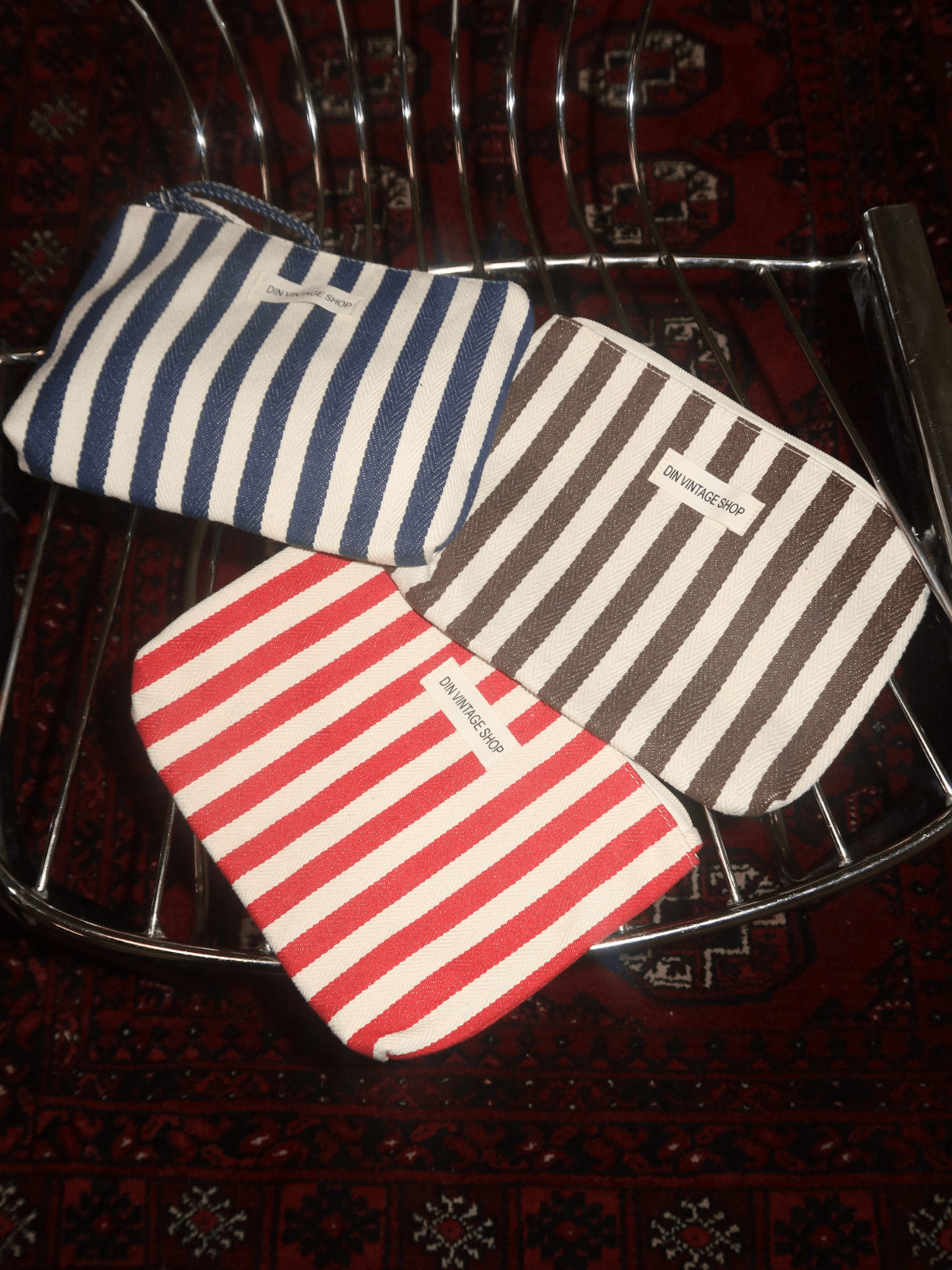 MAKEUP BAG - RED