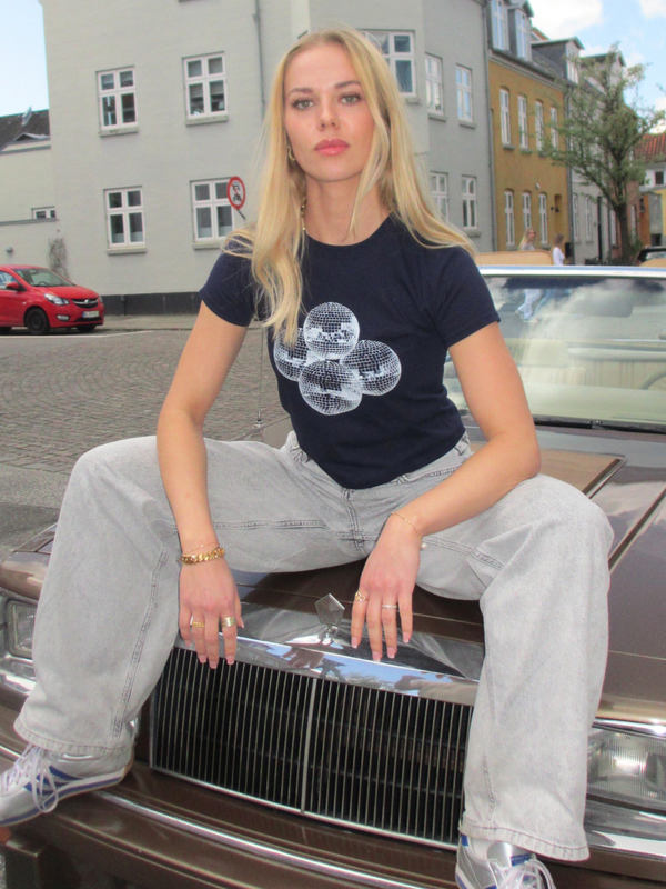 DISCO KUGLE (sort), BABY TEE - HVID – Dinvintageshop