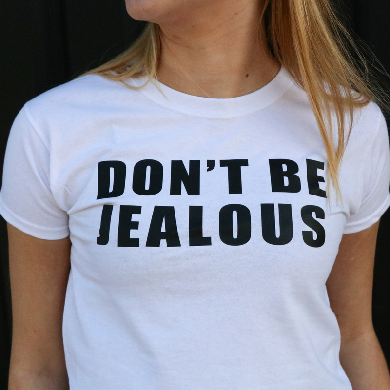 DON'T BE JEALOUS, BABY TEE - HVID