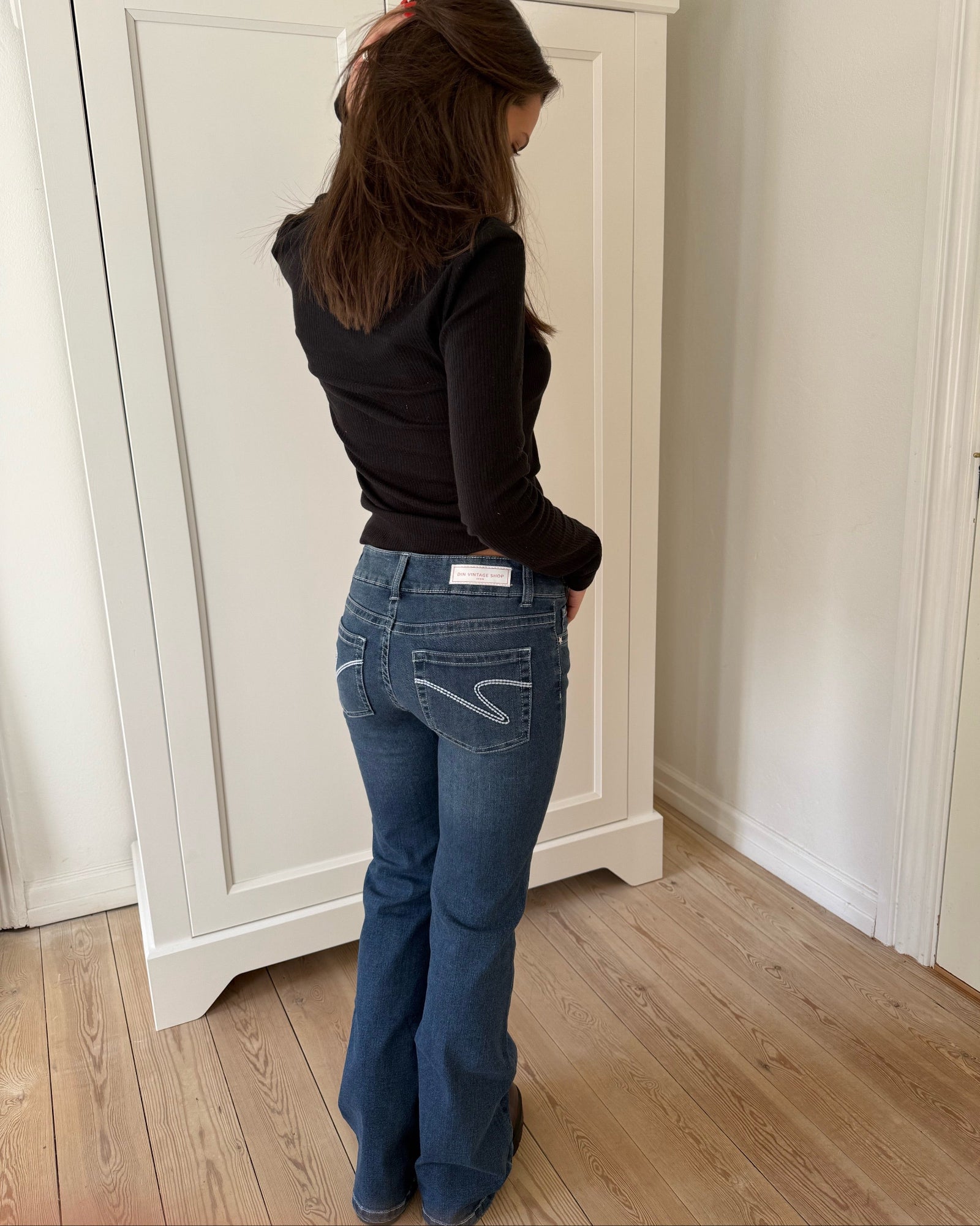 ERIKA LOW BOOTCUT JEANS - MID BLUE