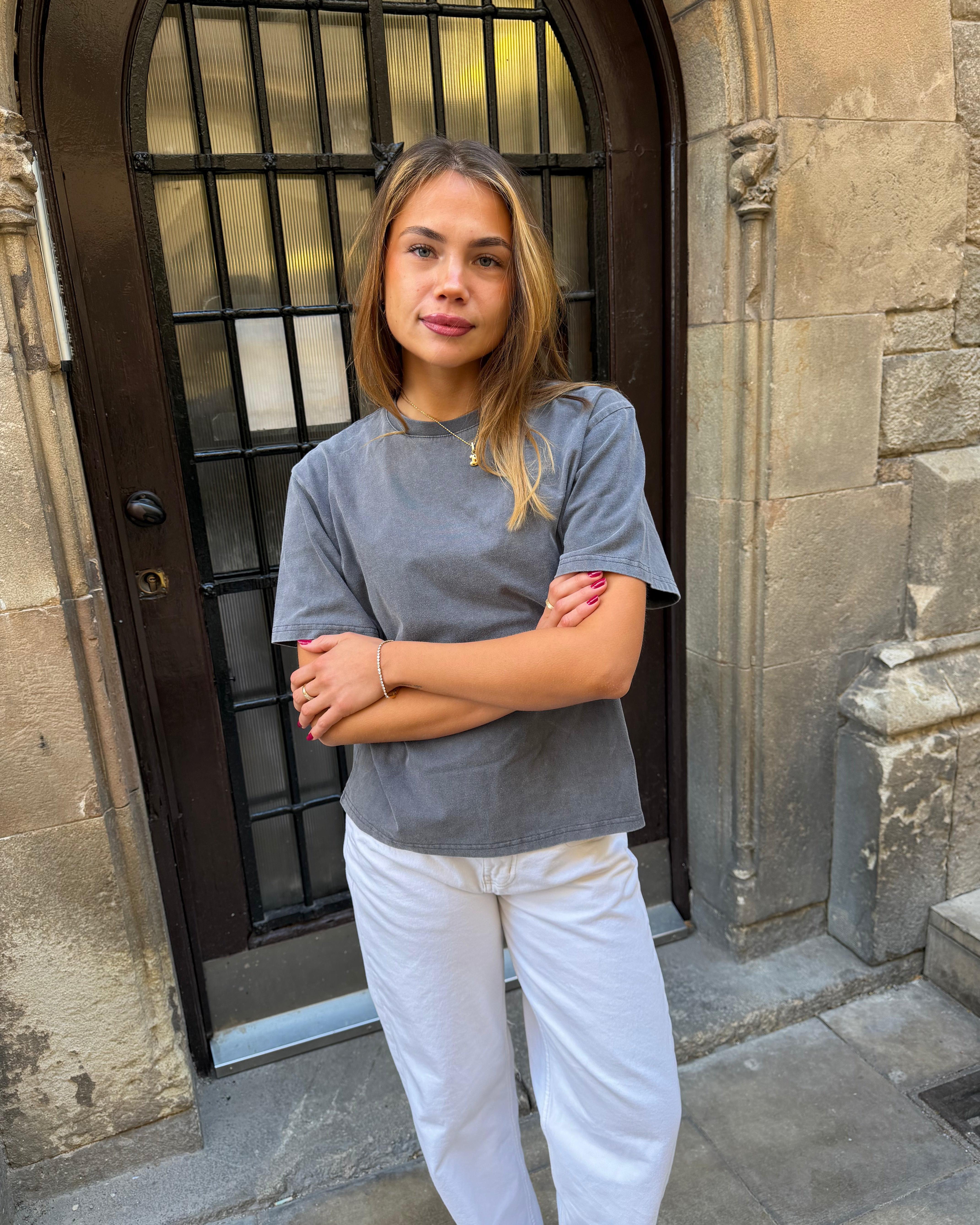 LYKKE WASHED TEE - GREY - fra Dinvintageshop