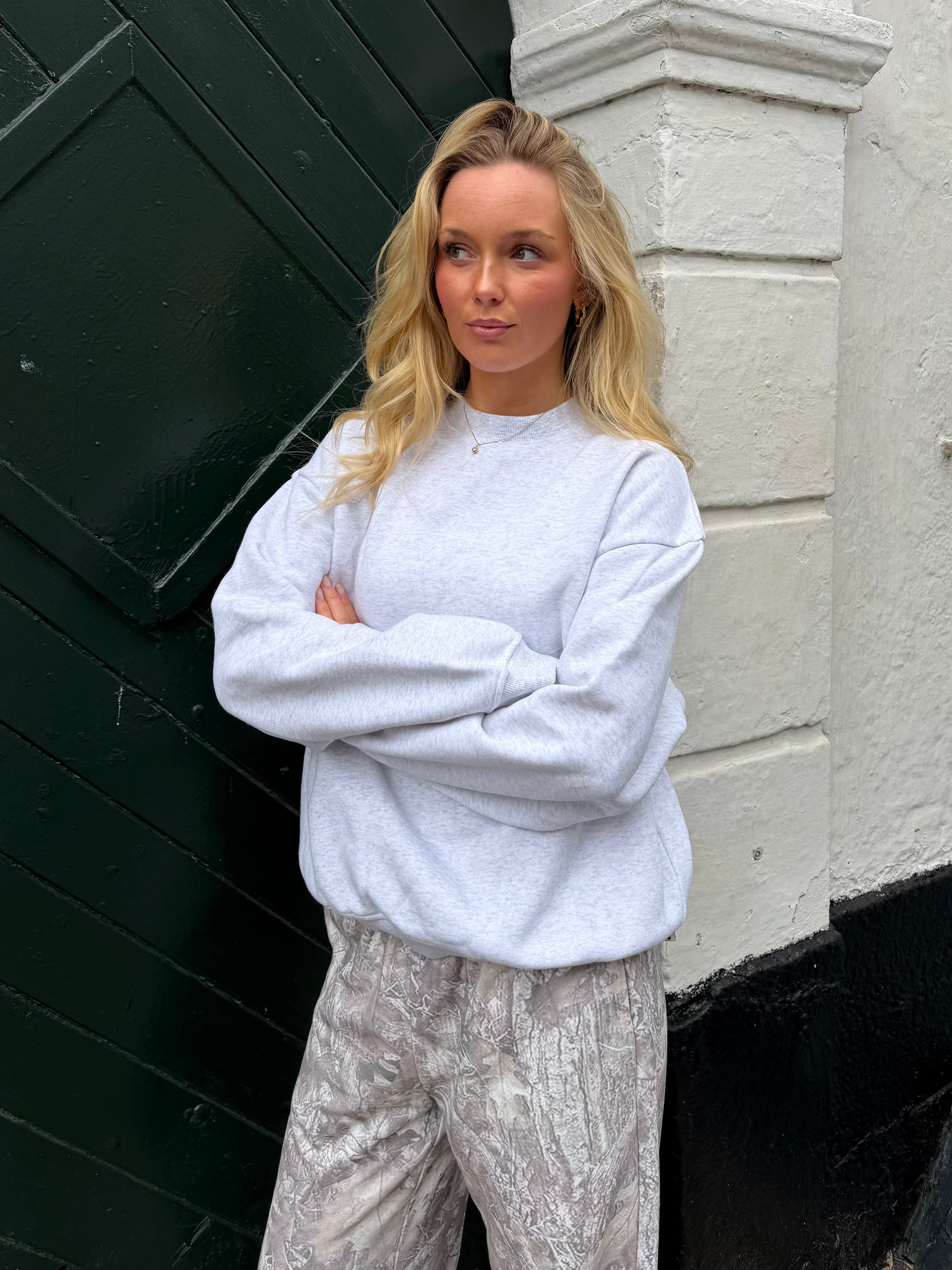 ÜBERGRÖSSTES SWEATSHIRT - HELLGRAU