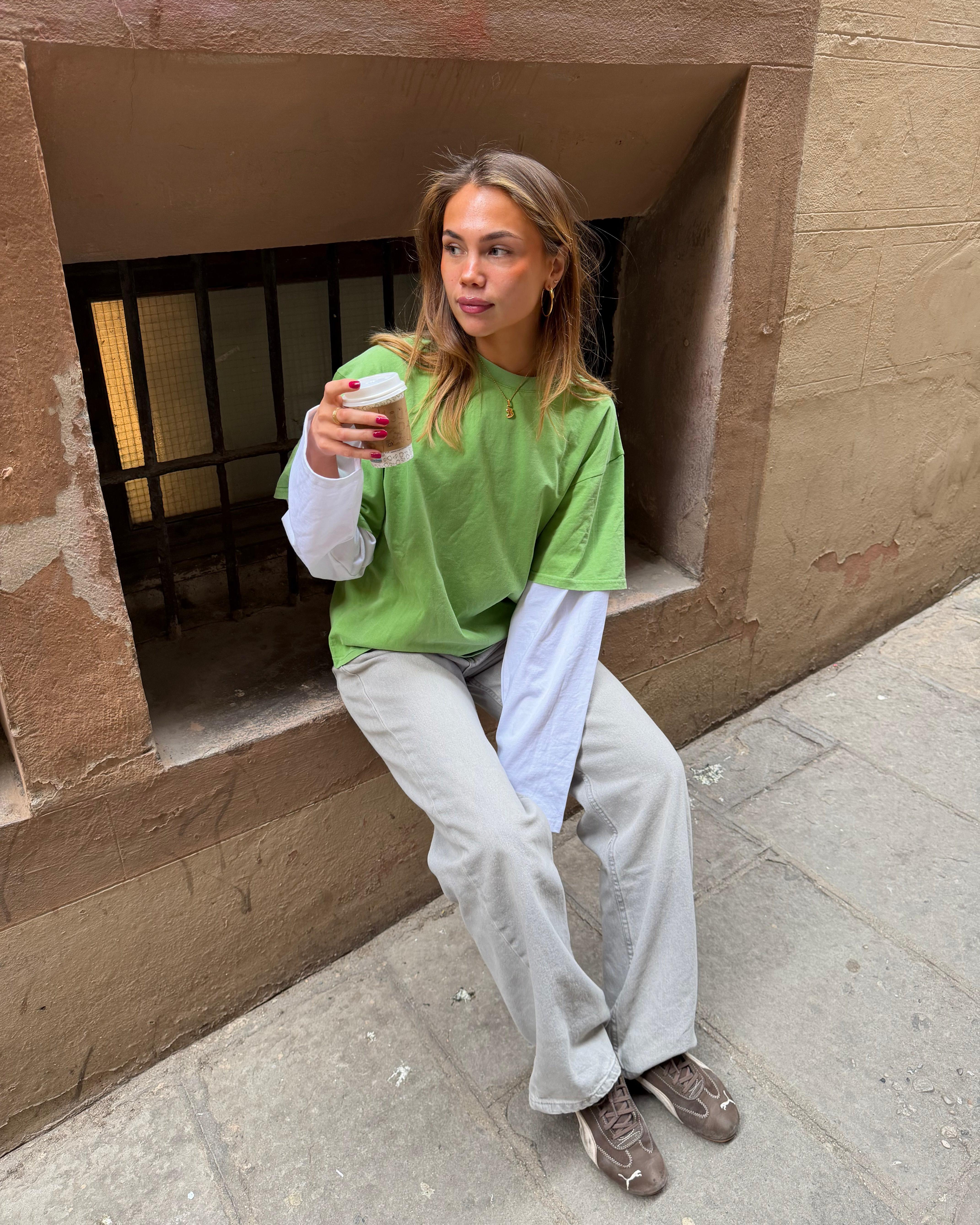 Oversize grøn og hvid Alvia layered tee i bomuld med lange ærmer
