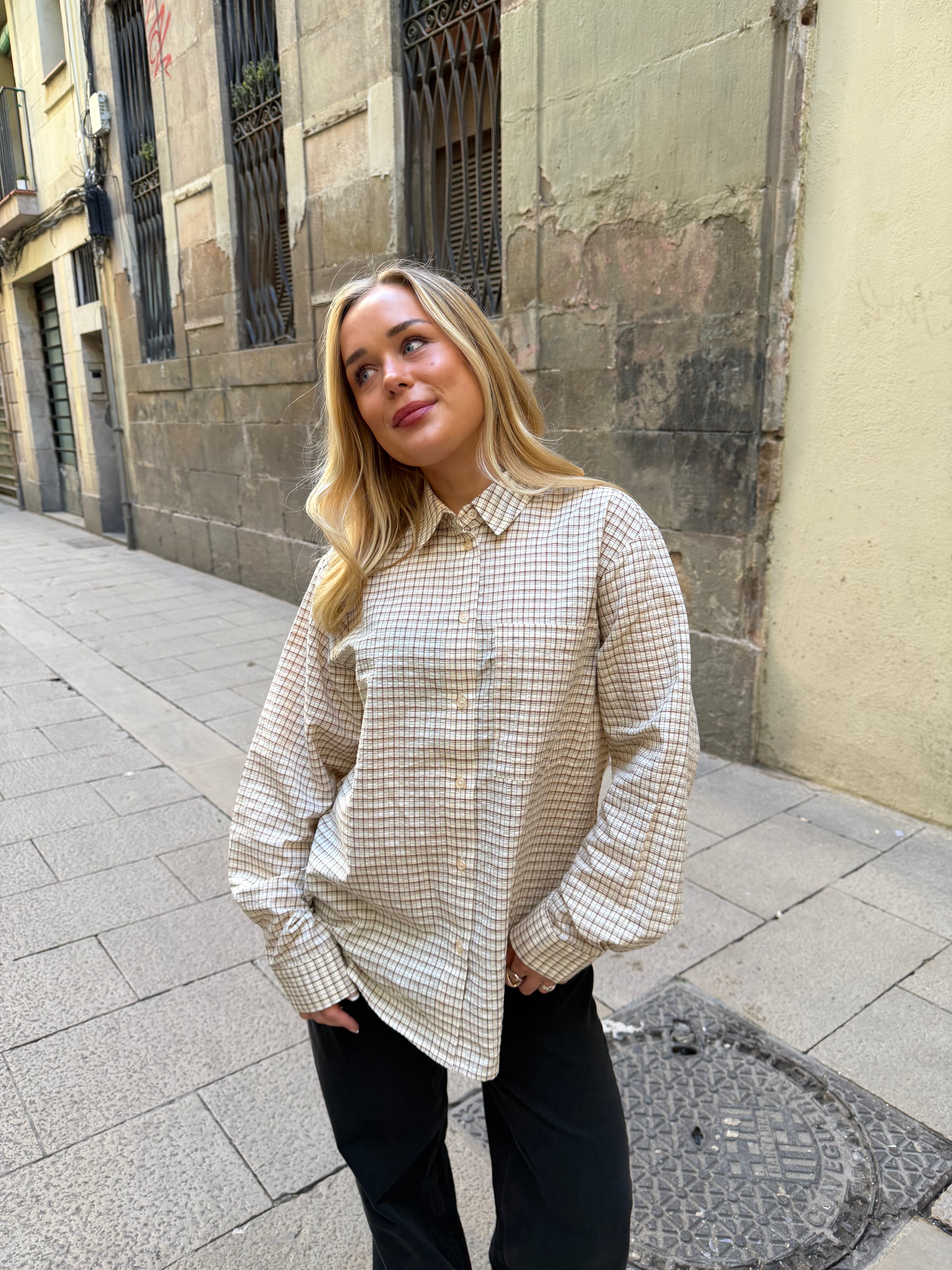NEO BOXFIT SHIRT - SAND/BRAUN KARIERT