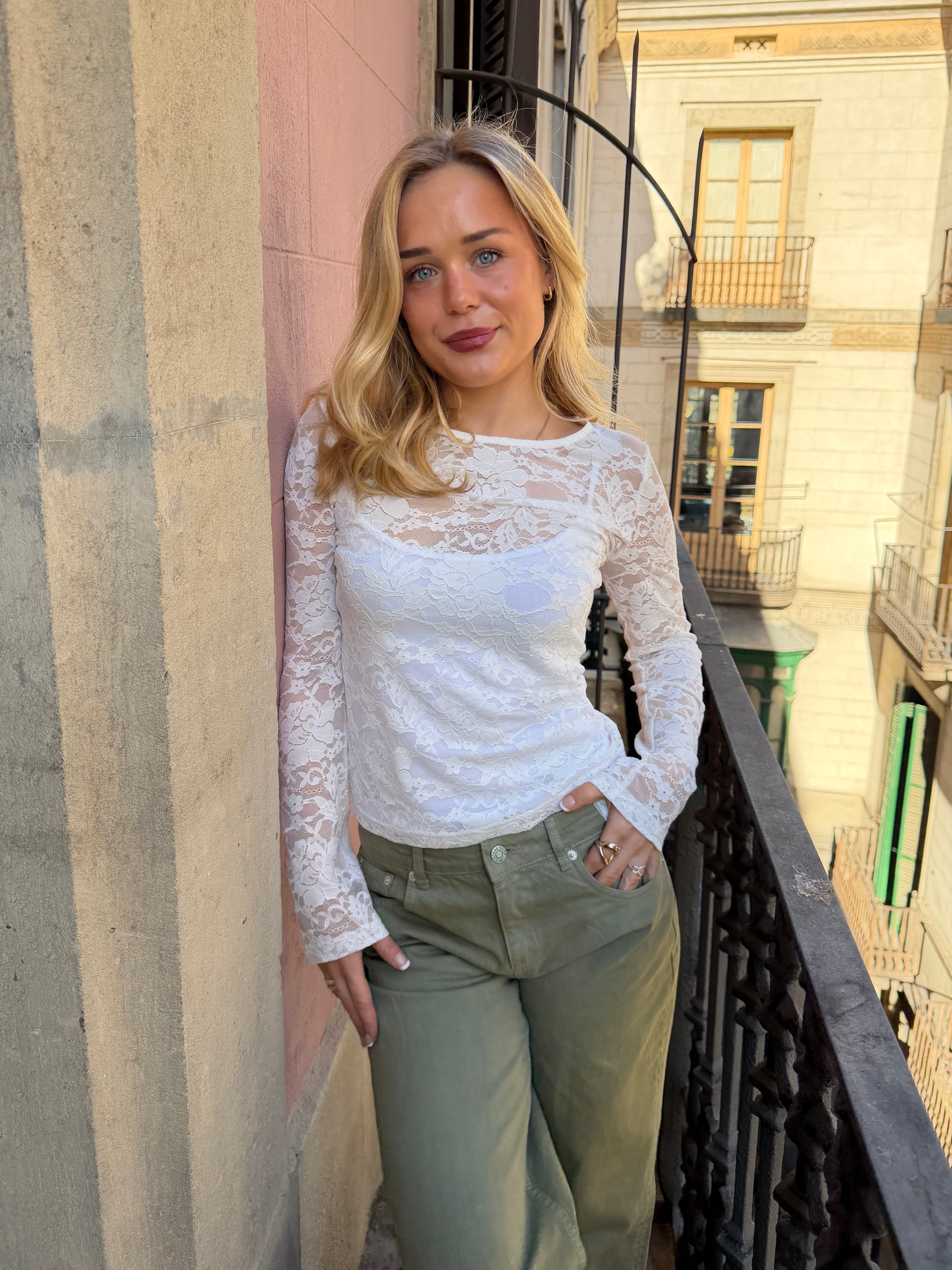 ALIX LACE TOP - WHITE