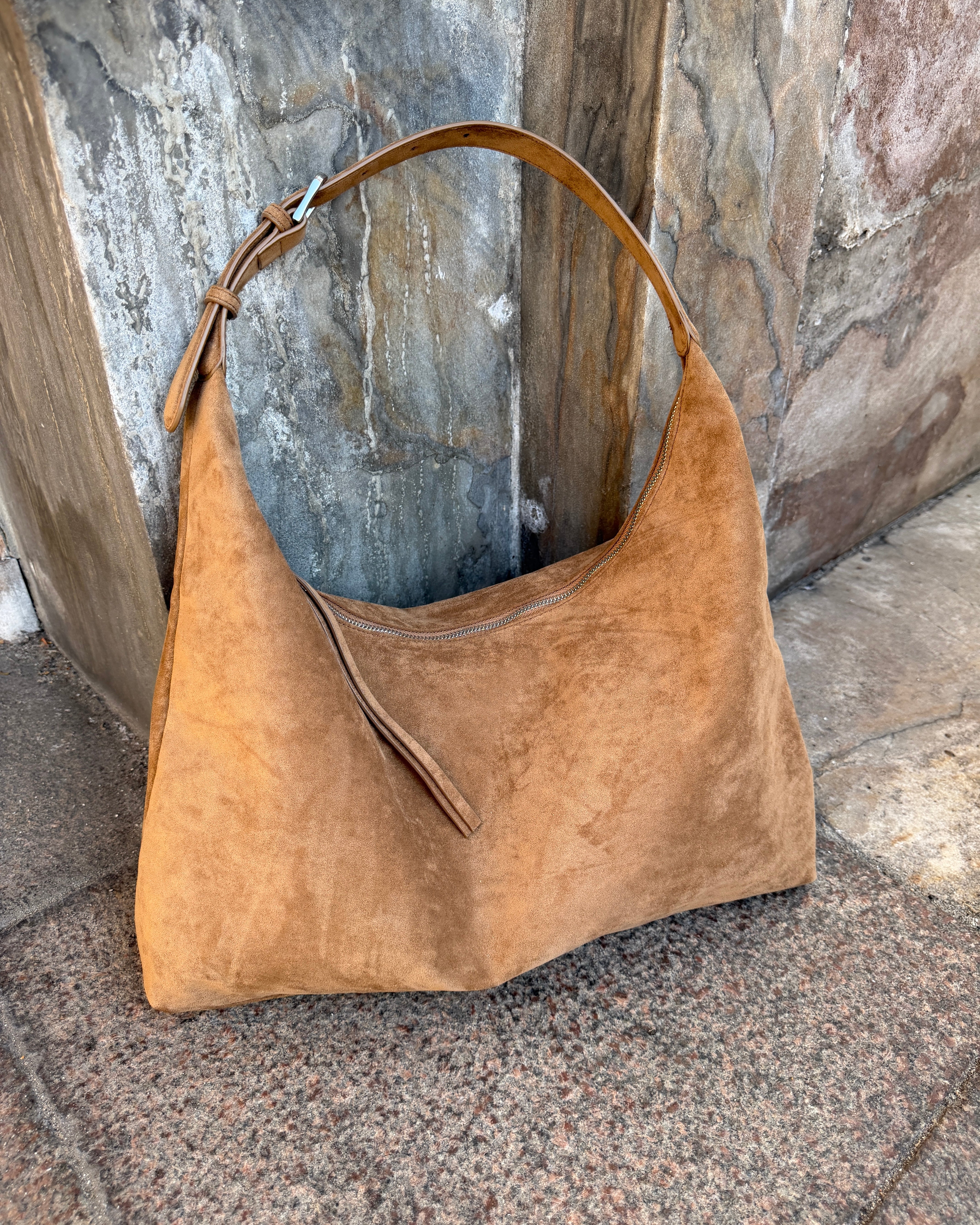 LEAH SUEDE BAG - TOBACCO