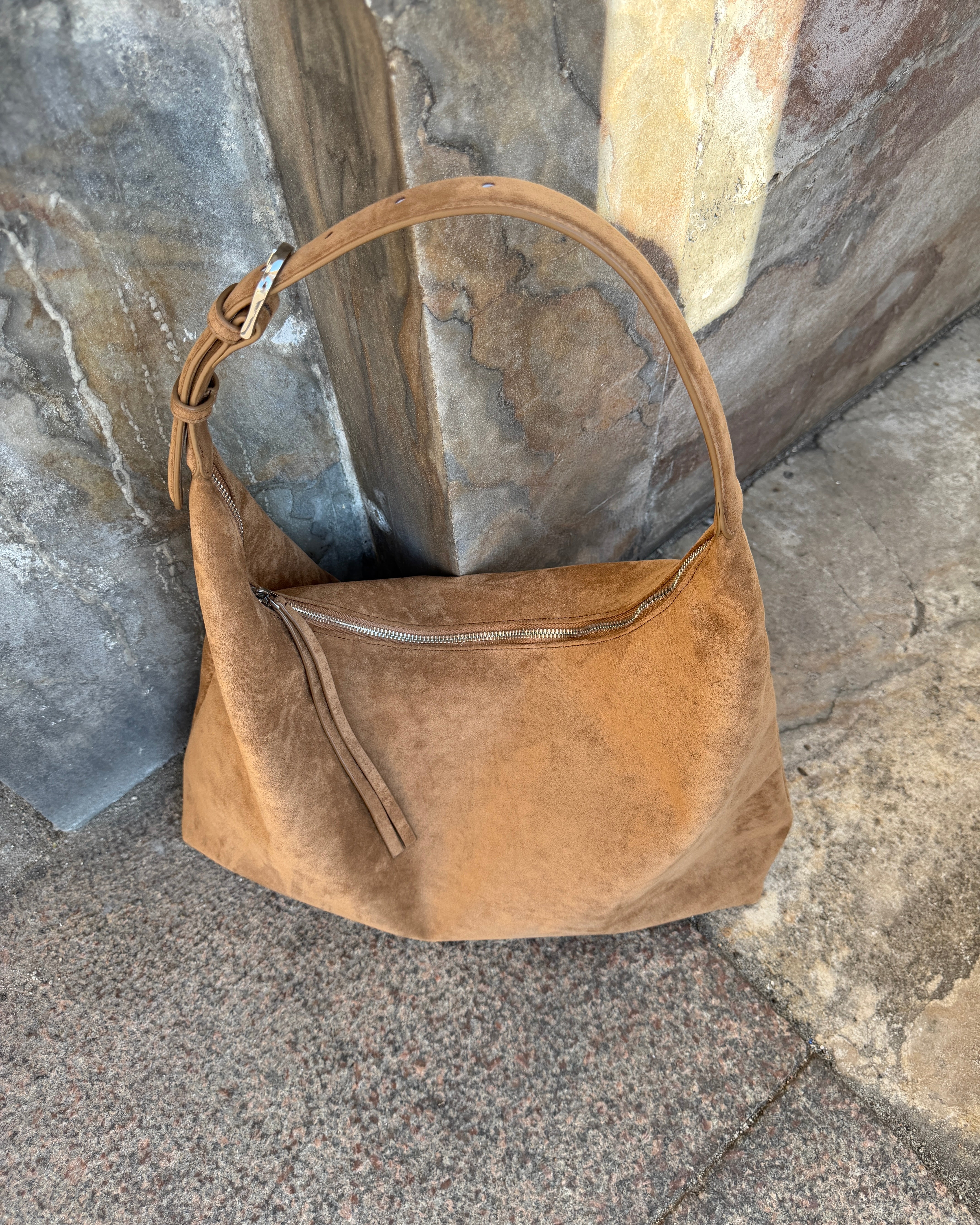 LEAH SUEDE BAG - TOBACCO